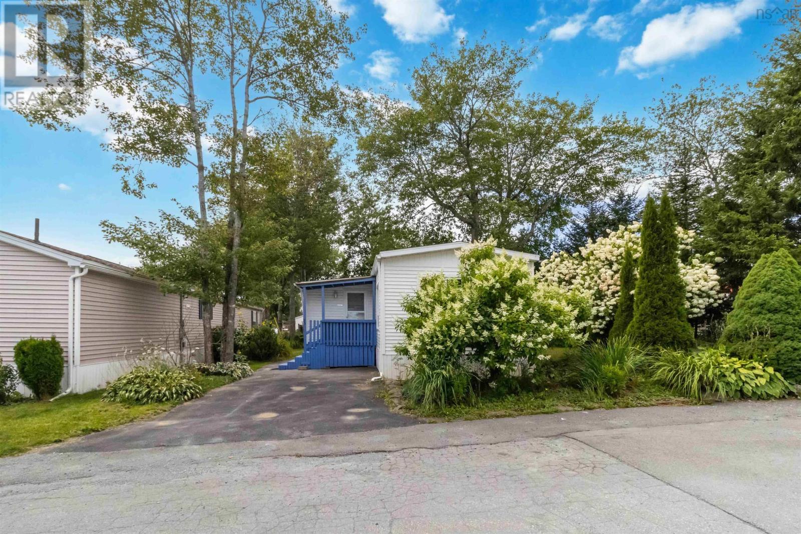 25 Third Street Property Photo 2