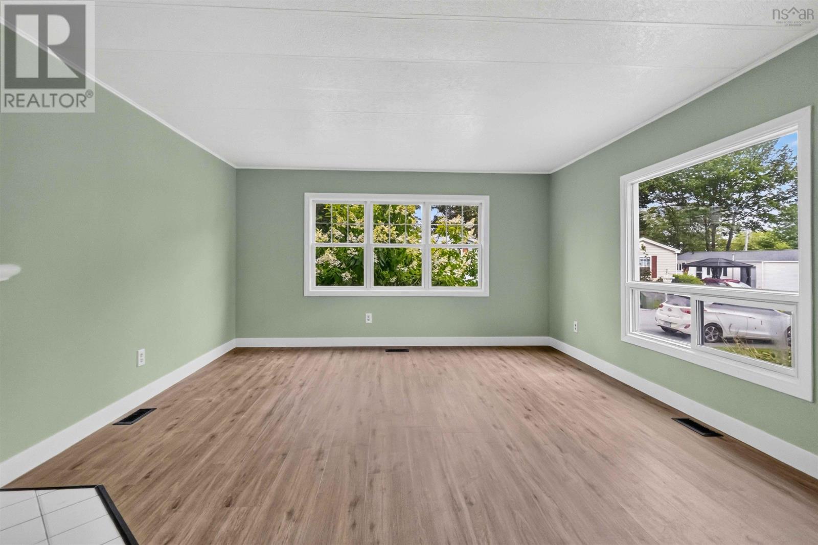 25 Third Street Property Photo 6