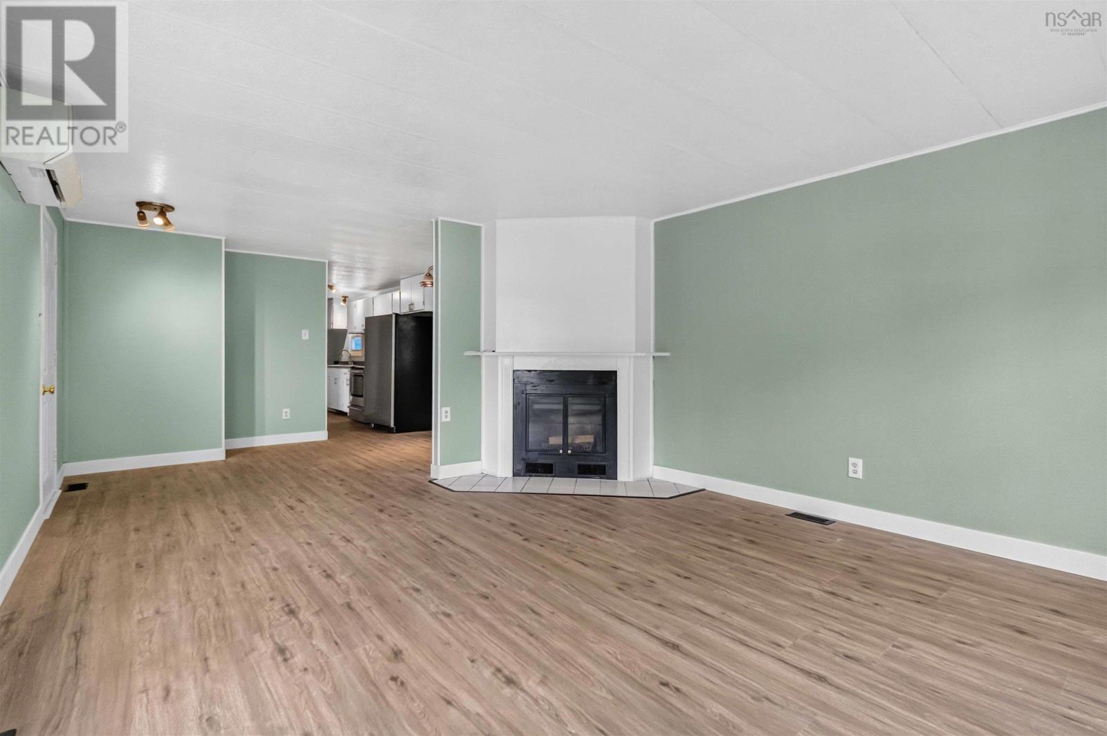 25 Third Street Property Photo 8