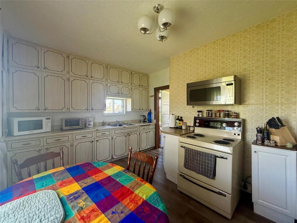 27 Neil Street Property Photo 4