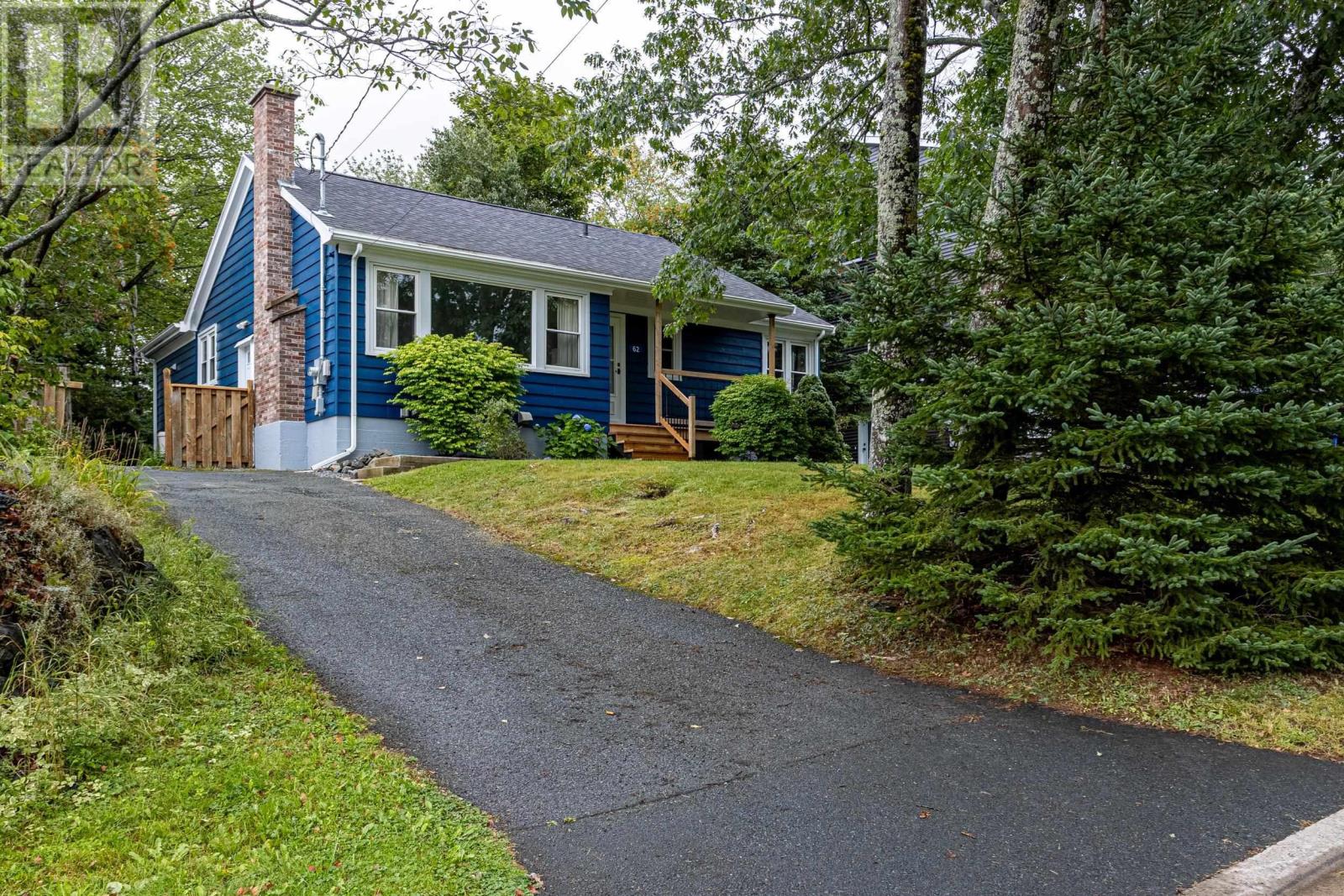 62 Douglas Crescent Property Photo 1