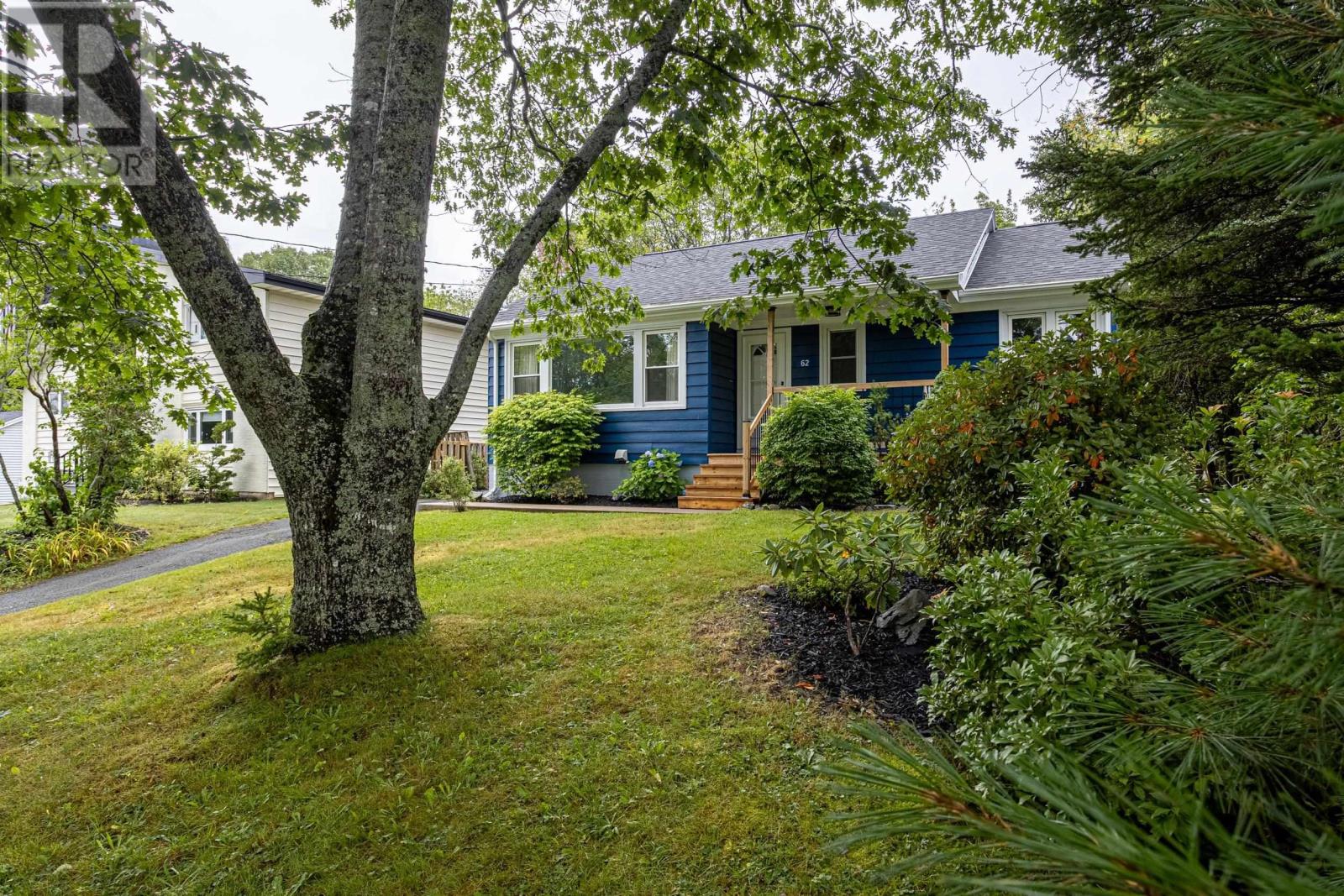 62 Douglas Crescent Property Photo 3