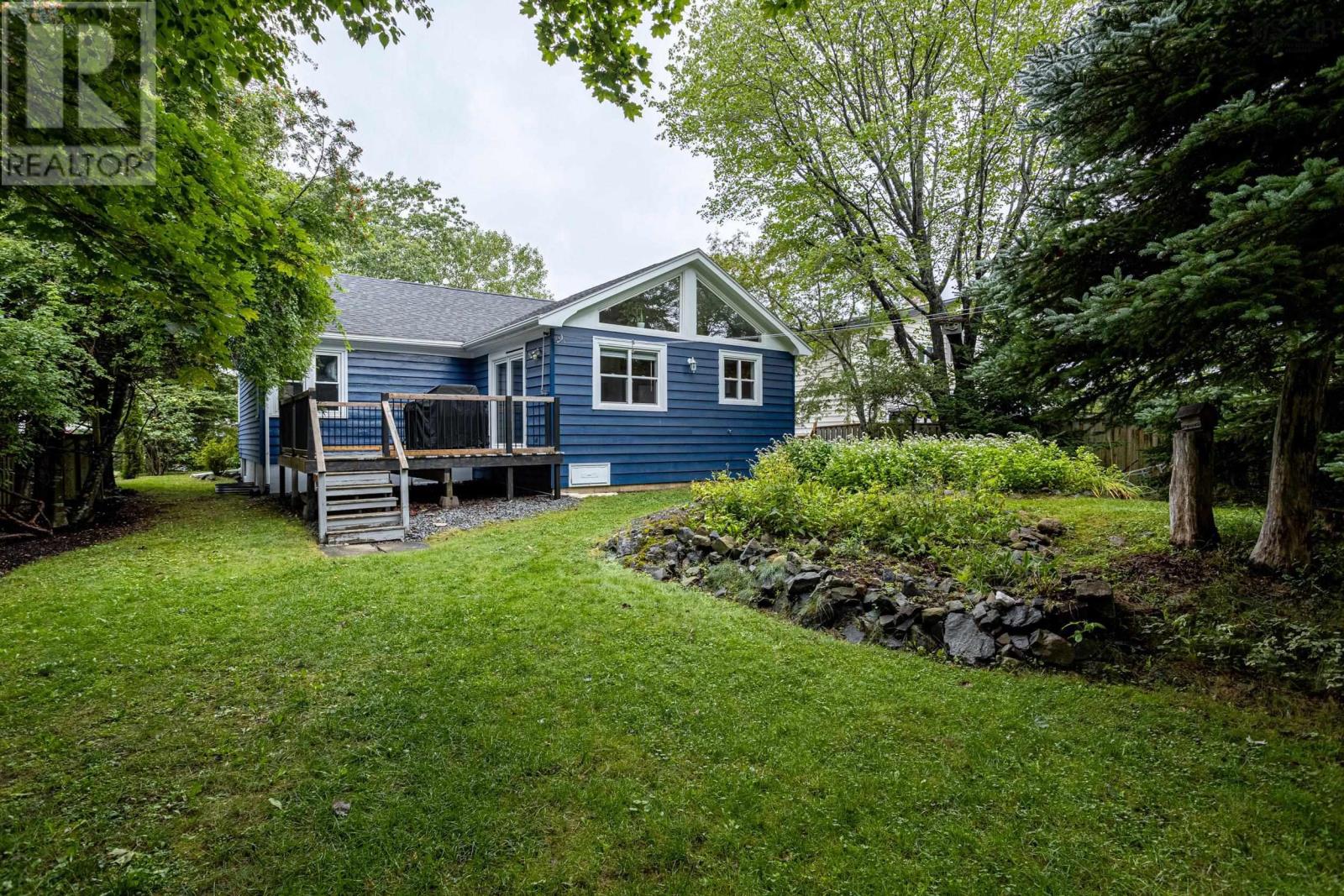 62 Douglas Crescent Property Photo 9