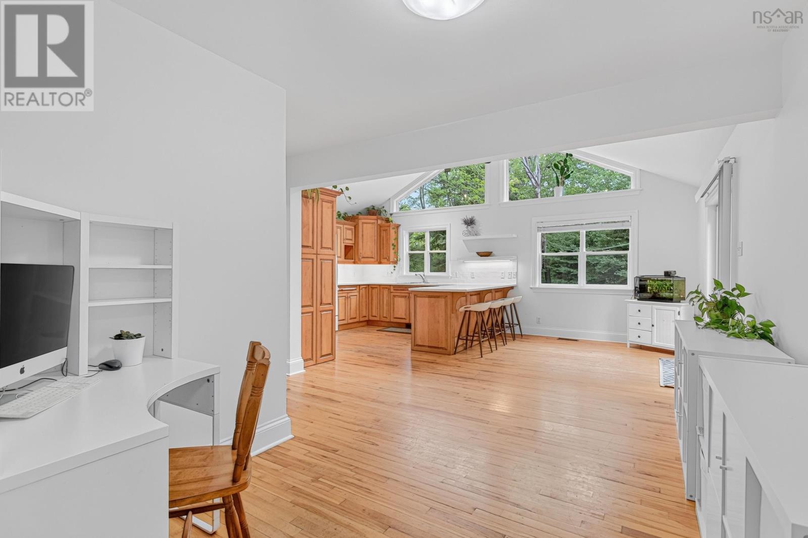 62 Douglas Crescent Property Photo 16
