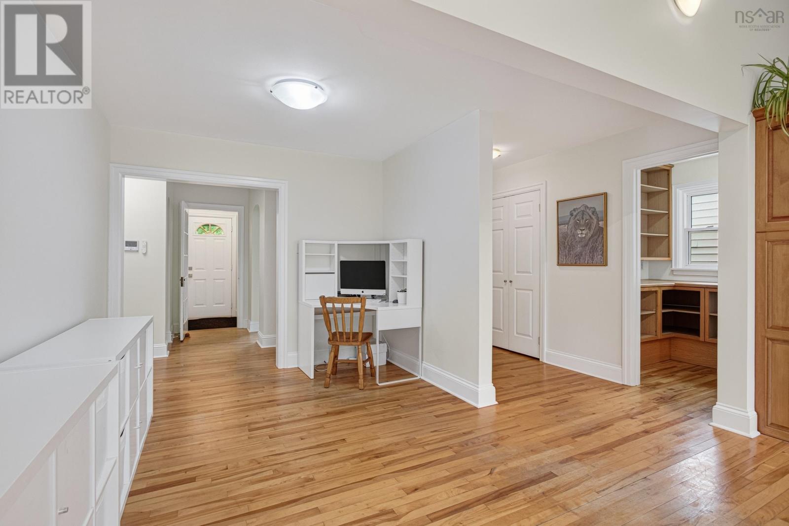 62 Douglas Crescent Property Photo 17