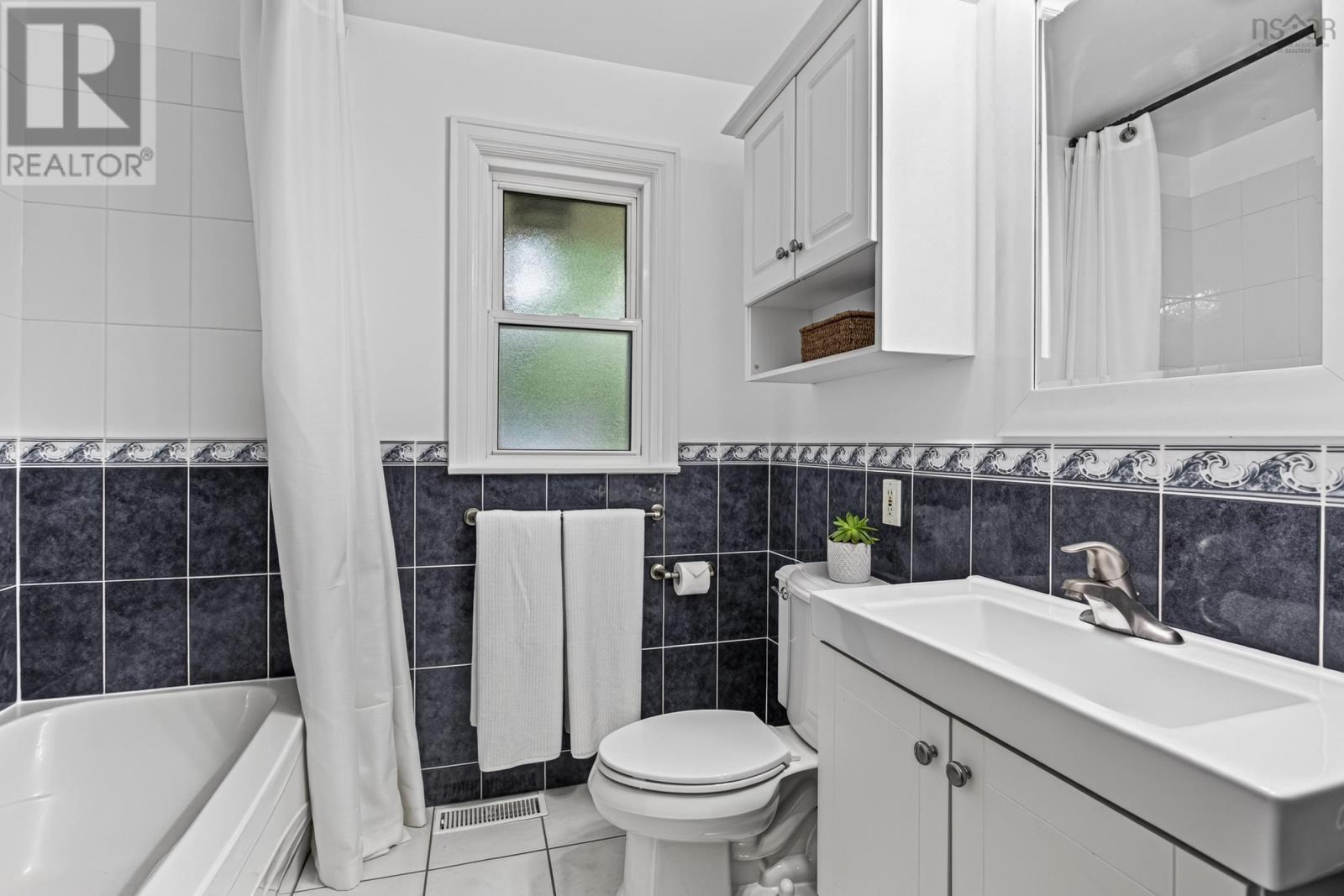62 Douglas Crescent Property Photo 27