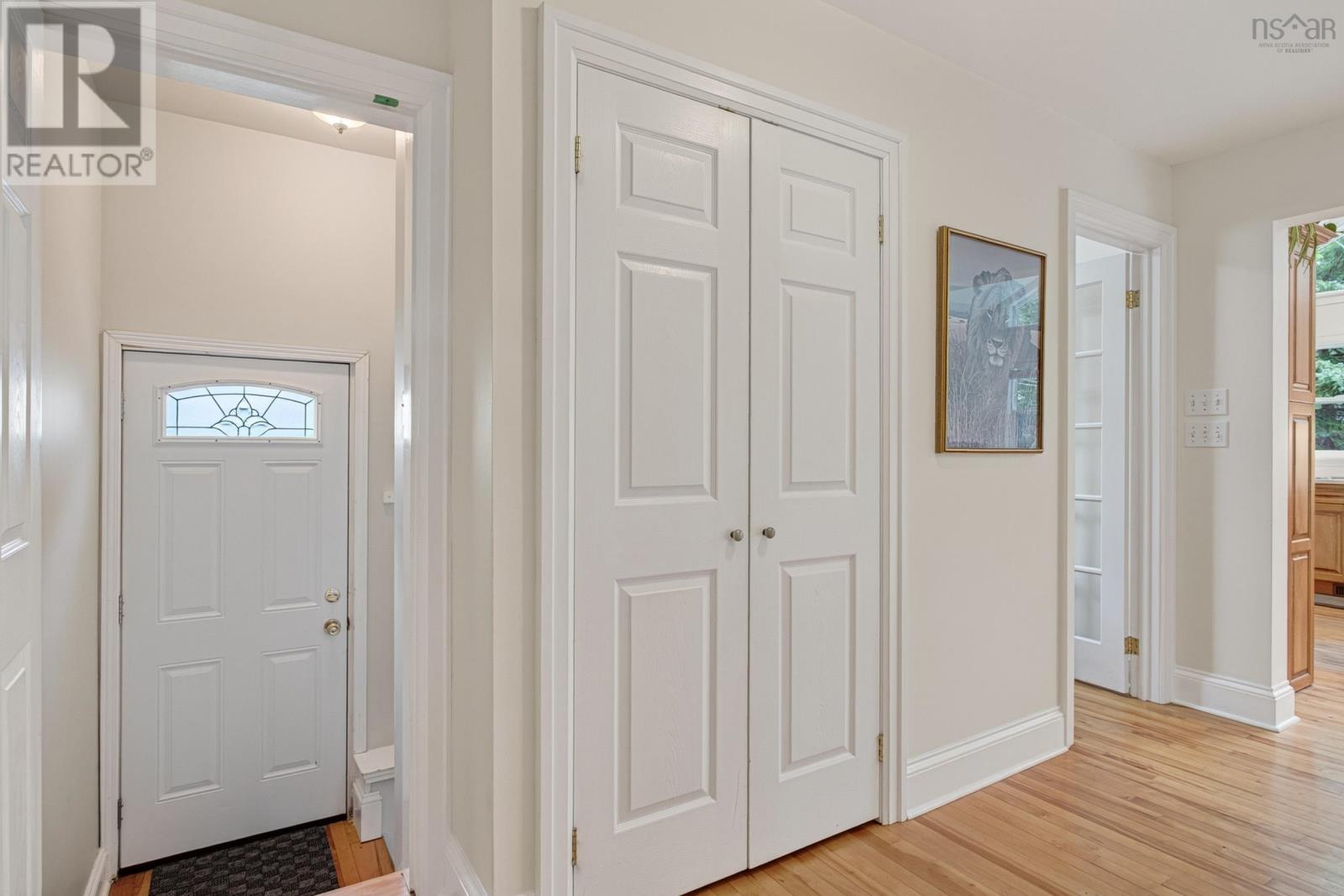 62 Douglas Crescent Property Photo 32