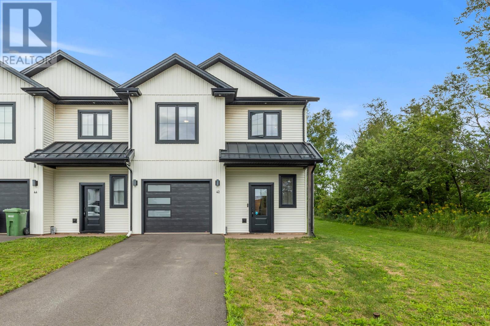 42 KELLY Heights