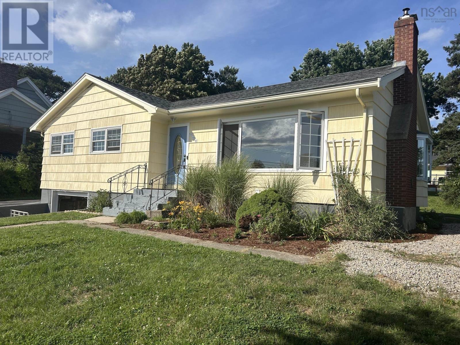 176 Green Street Property Photo 1