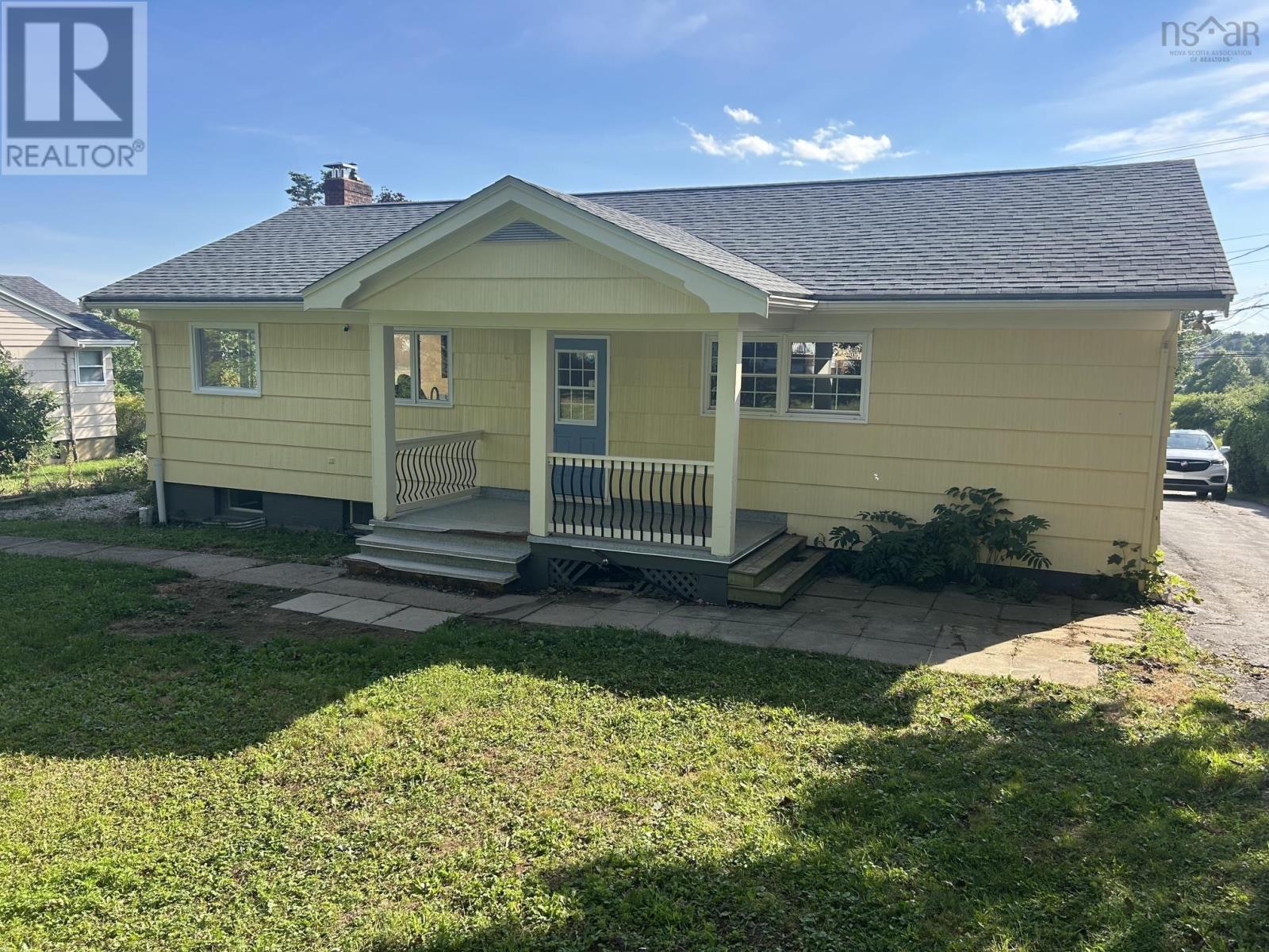 176 Green Street Property Photo 2