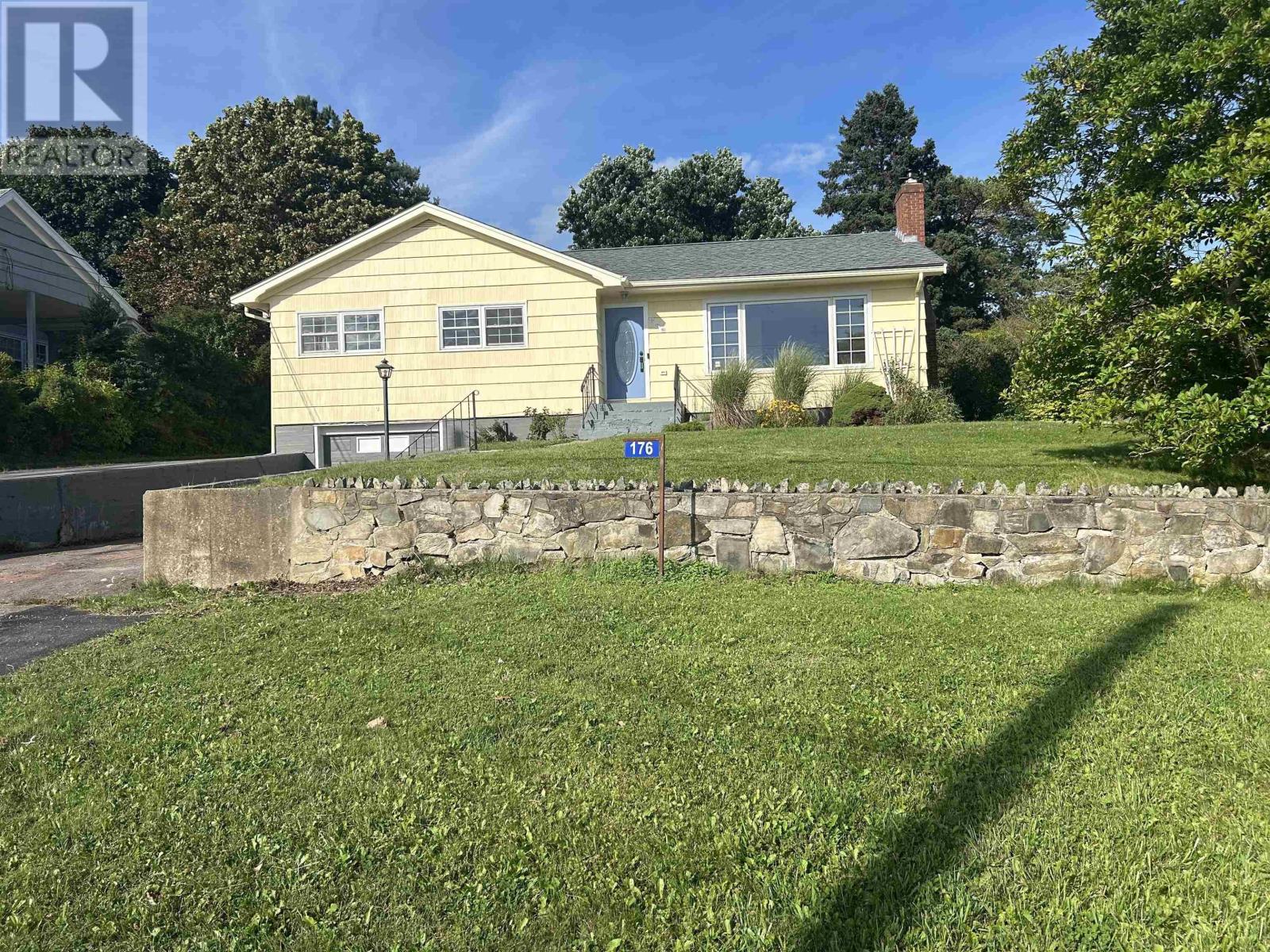 176 Green Street Property Photo 4