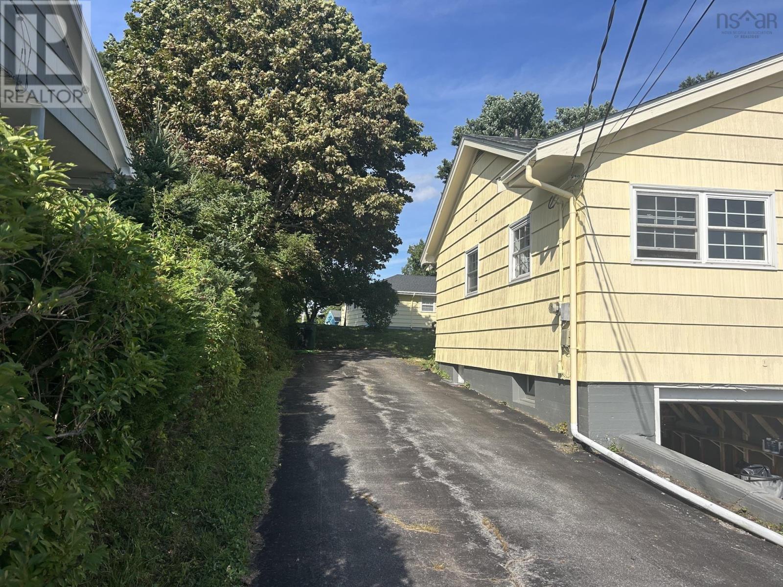 176 Green Street Property Photo 5