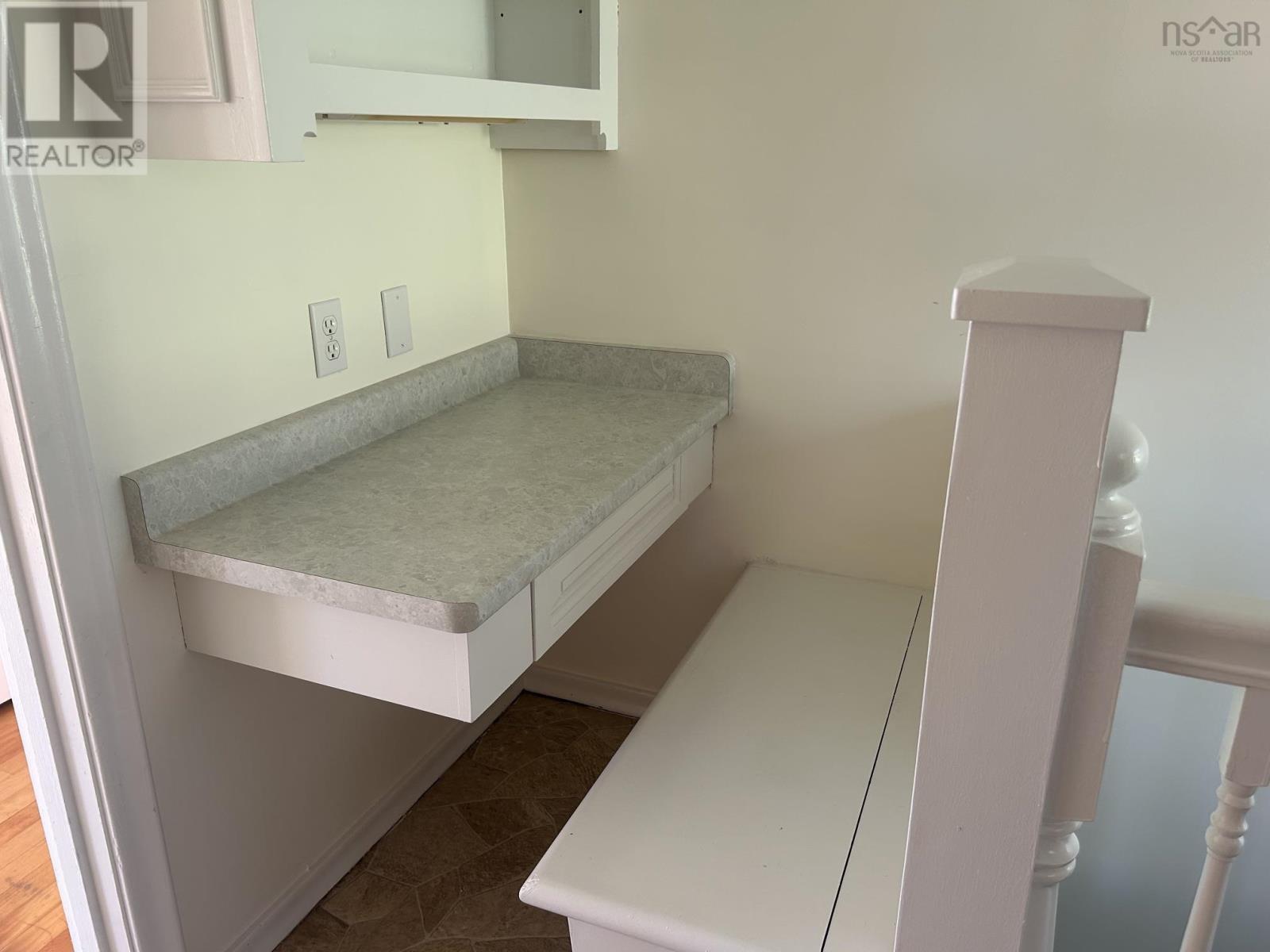 176 Green Street Property Photo 11