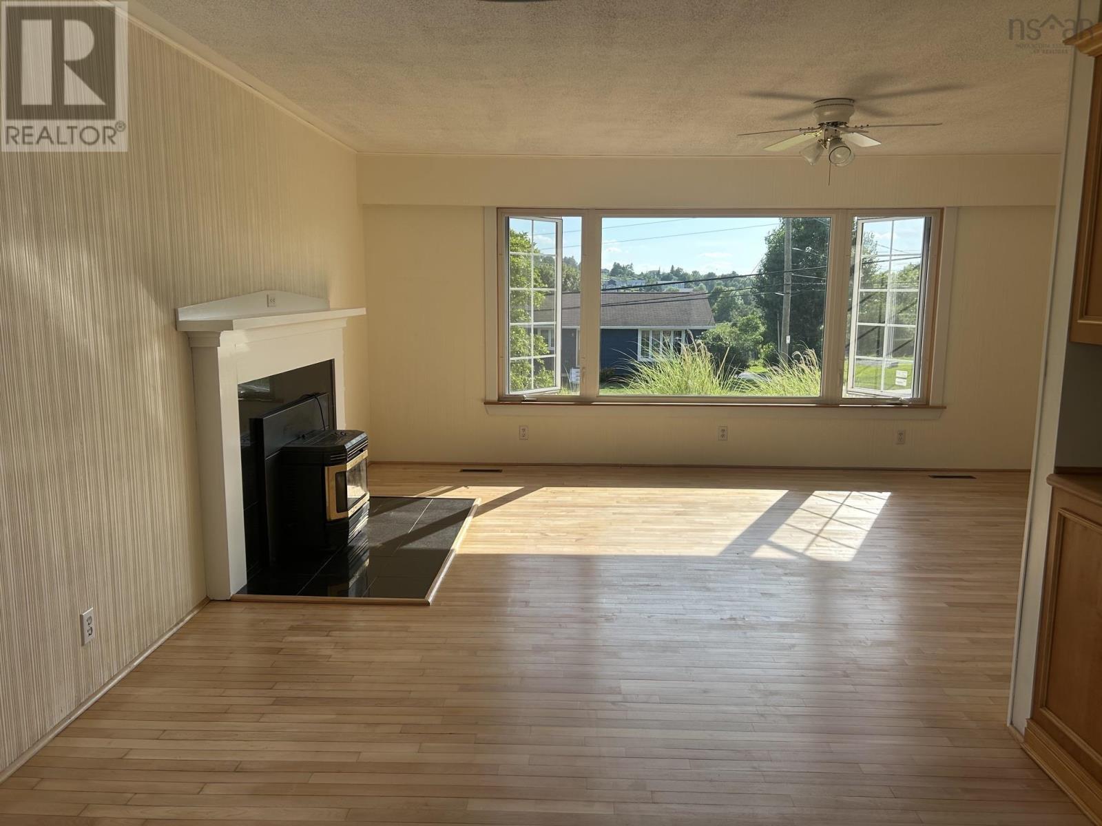 176 Green Street Property Photo 14