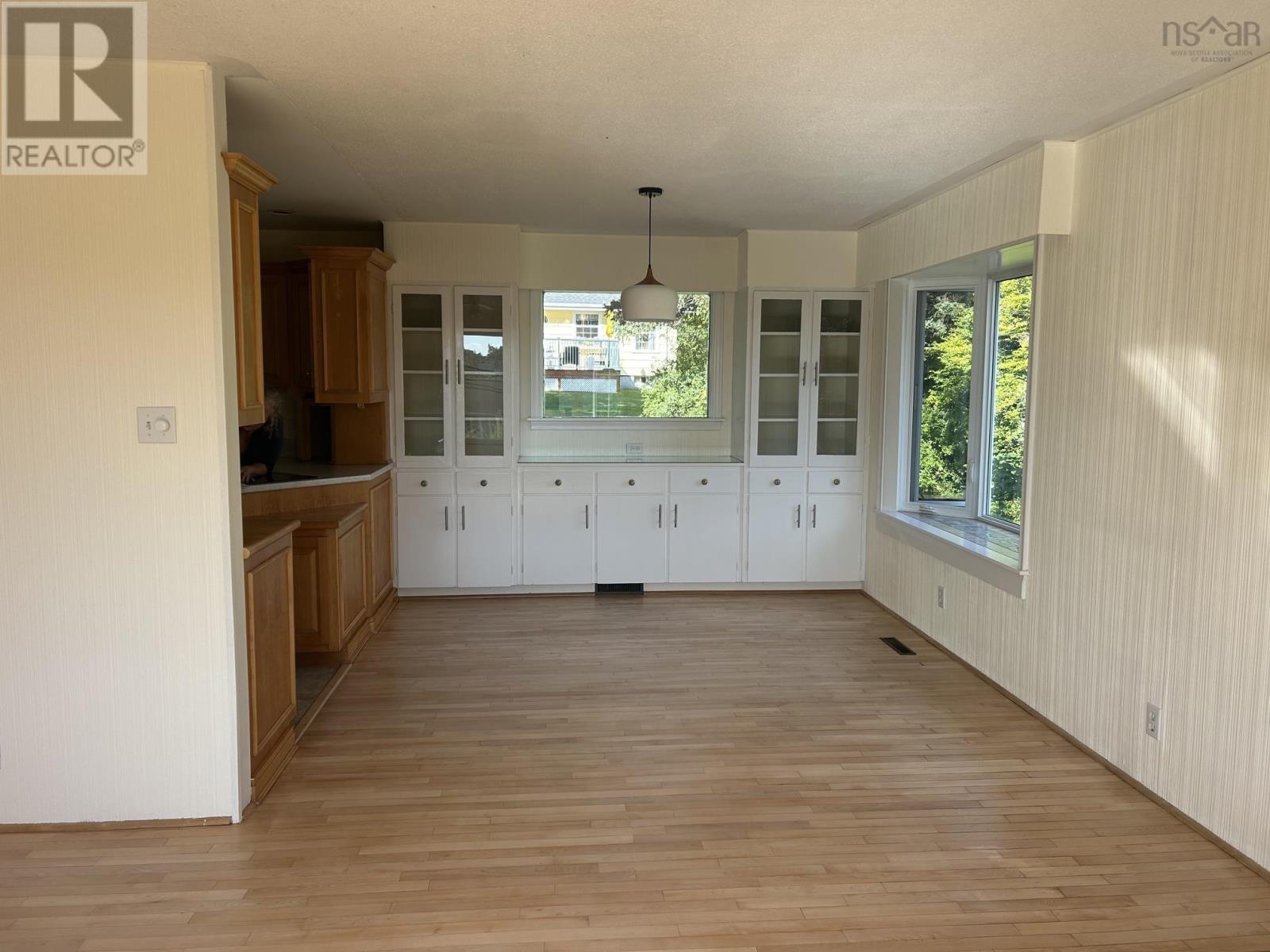 176 Green Street Property Photo 15