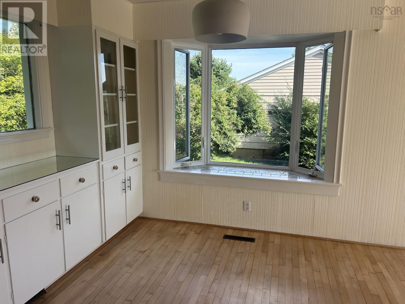 176 Green Street Property Photo 16