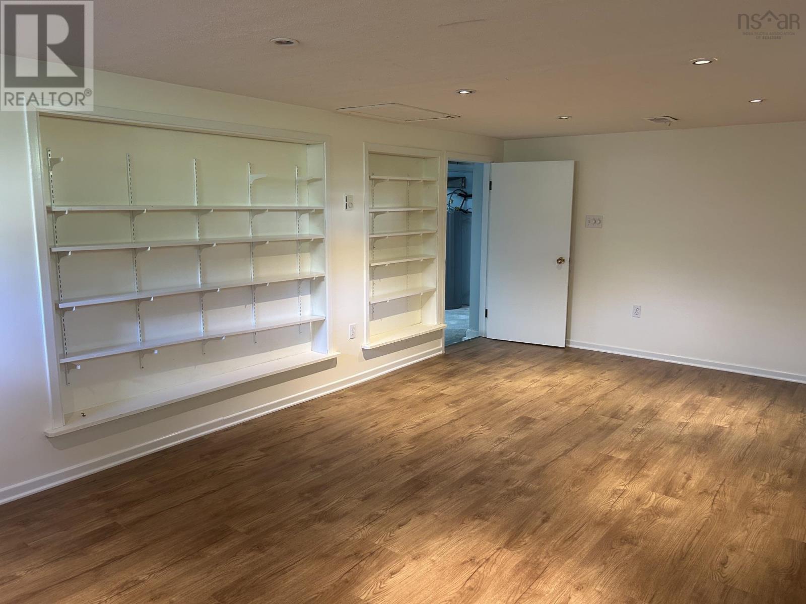 176 Green Street Property Photo 29