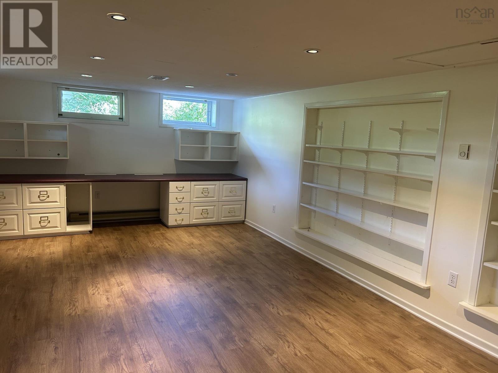 176 Green Street Property Photo 31