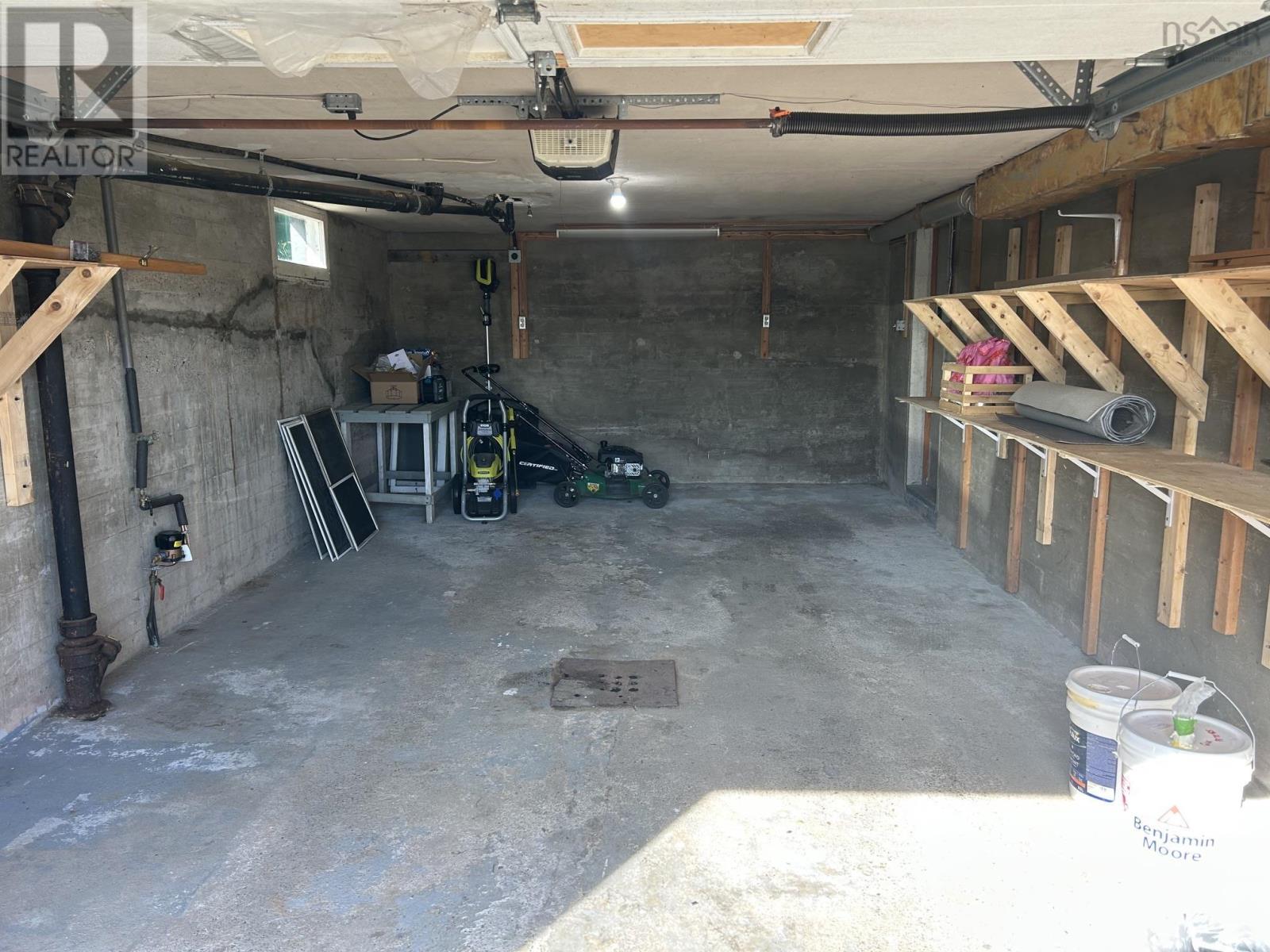 176 Green Street Property Photo 34