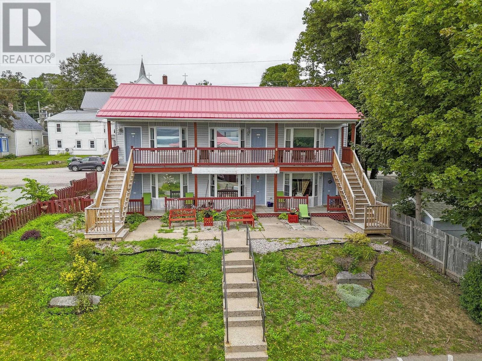 111 Montague Row Property Photo 3