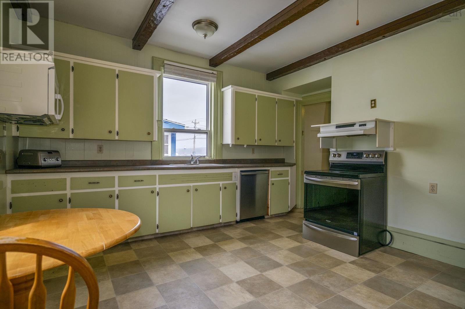 111 Montague Row Property Photo 15