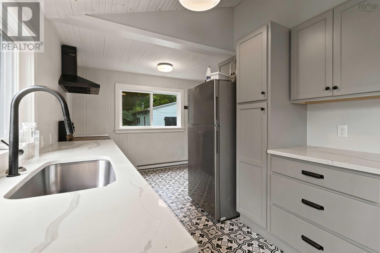 80 Osborne Street Property Photo 8