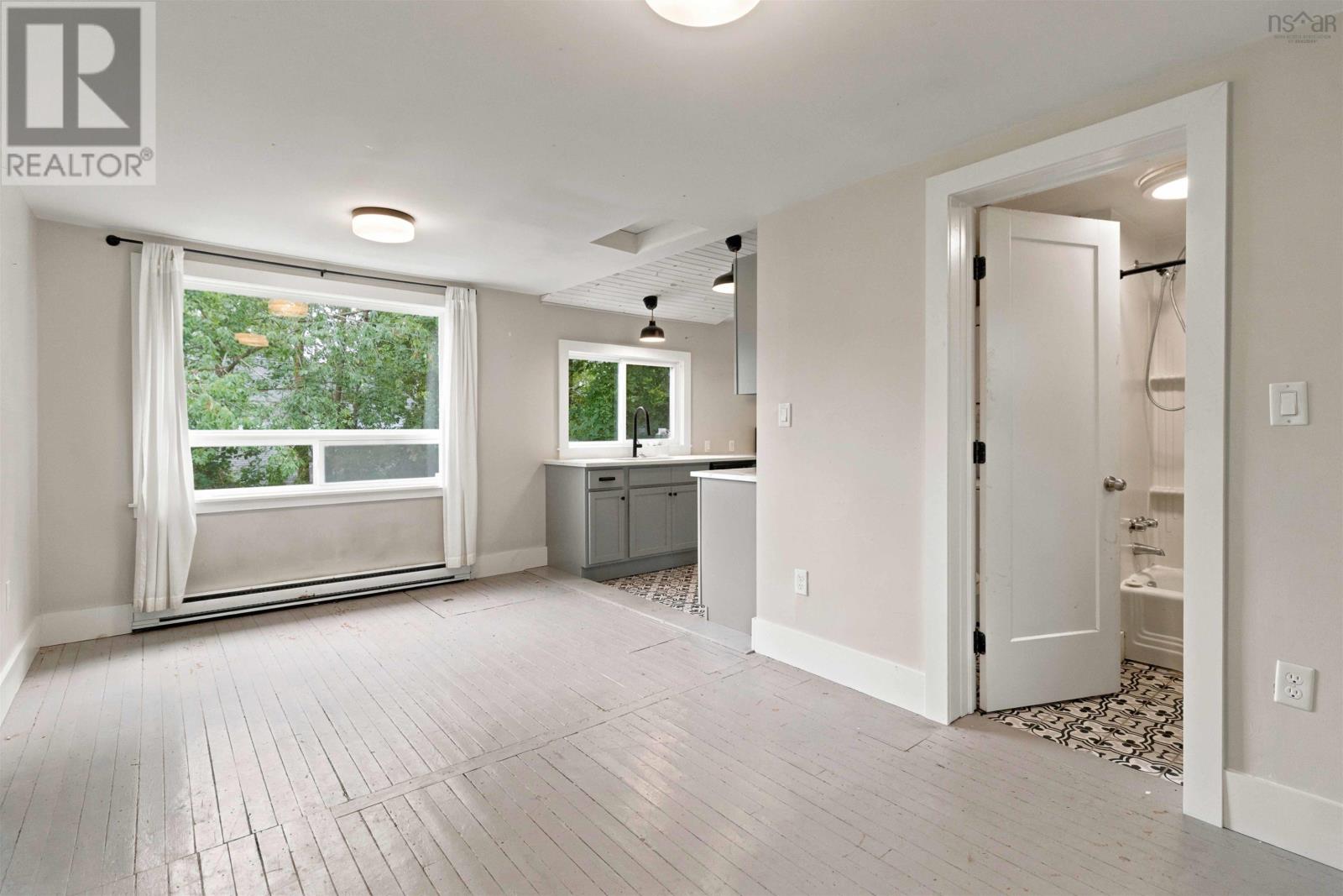 80 Osborne Street Property Photo 12