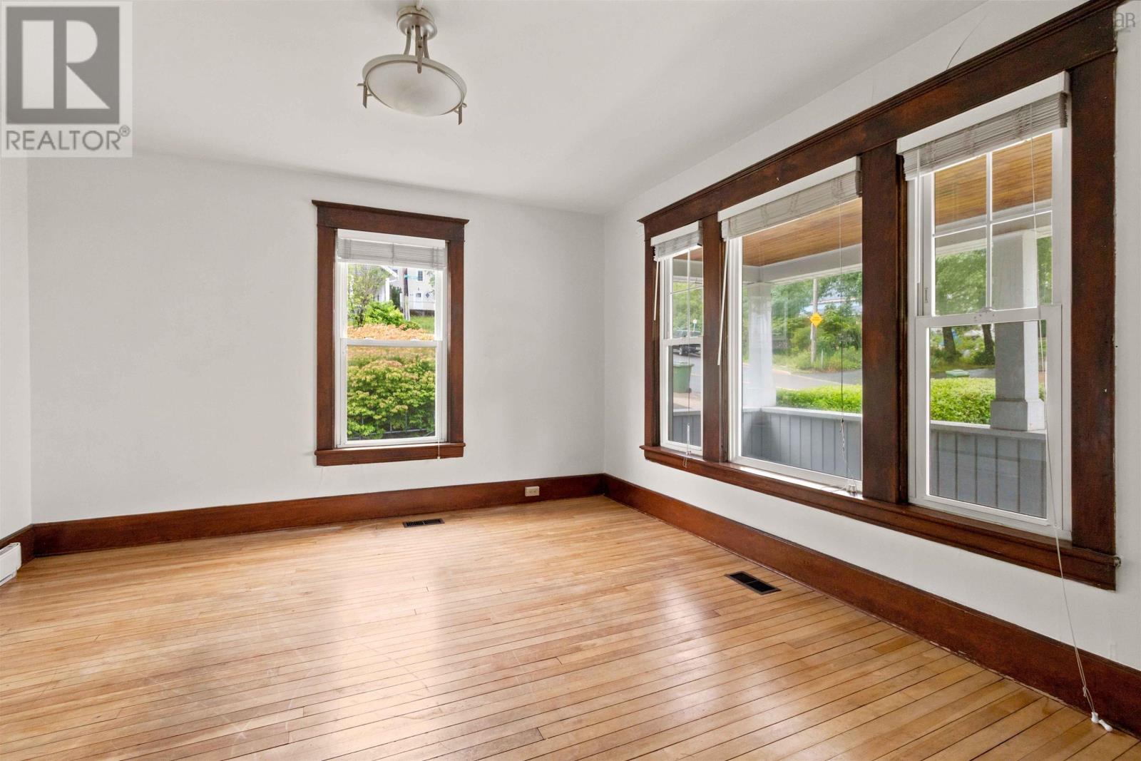 80 Osborne Street Property Photo 18