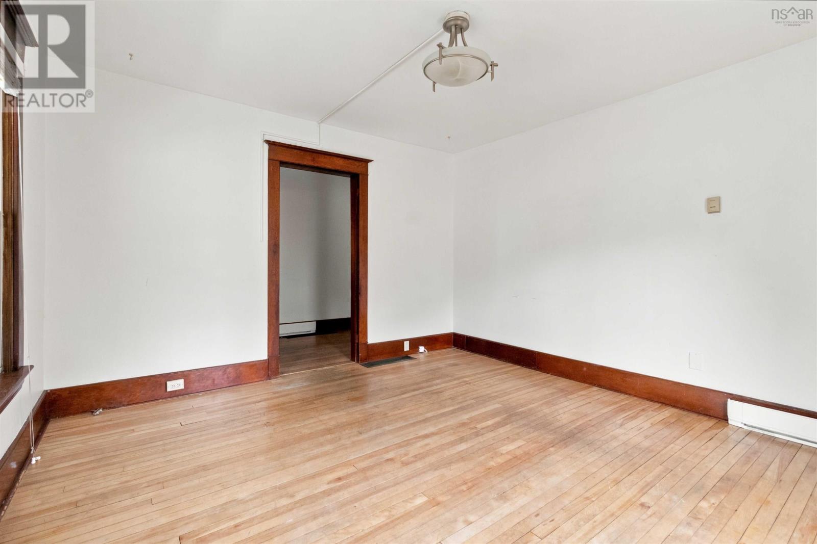 80 Osborne Street Property Photo 20