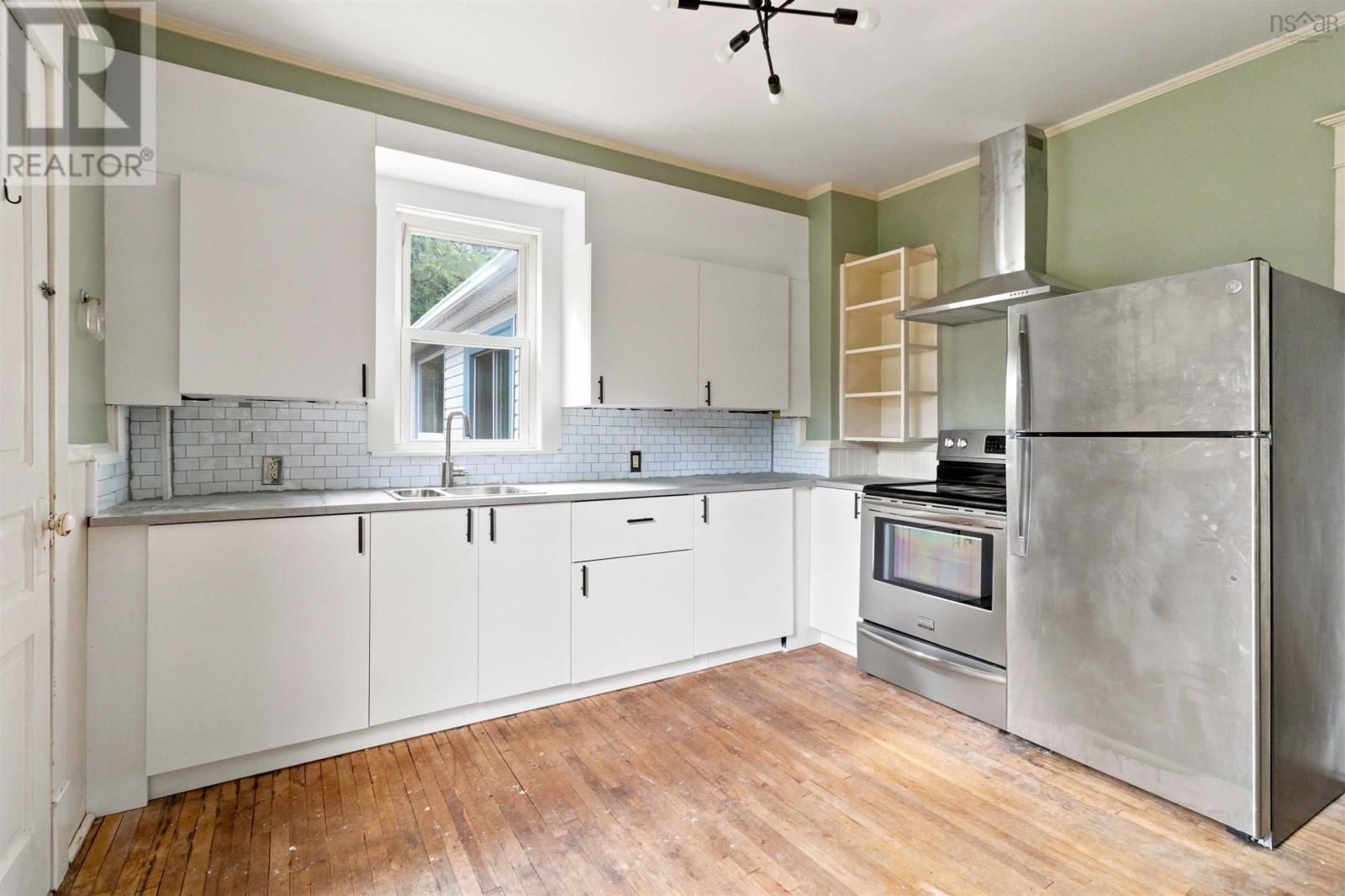 80 Osborne Street Property Photo 23