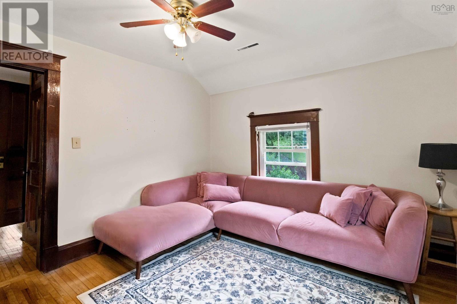 80 Osborne Street Property Photo 34