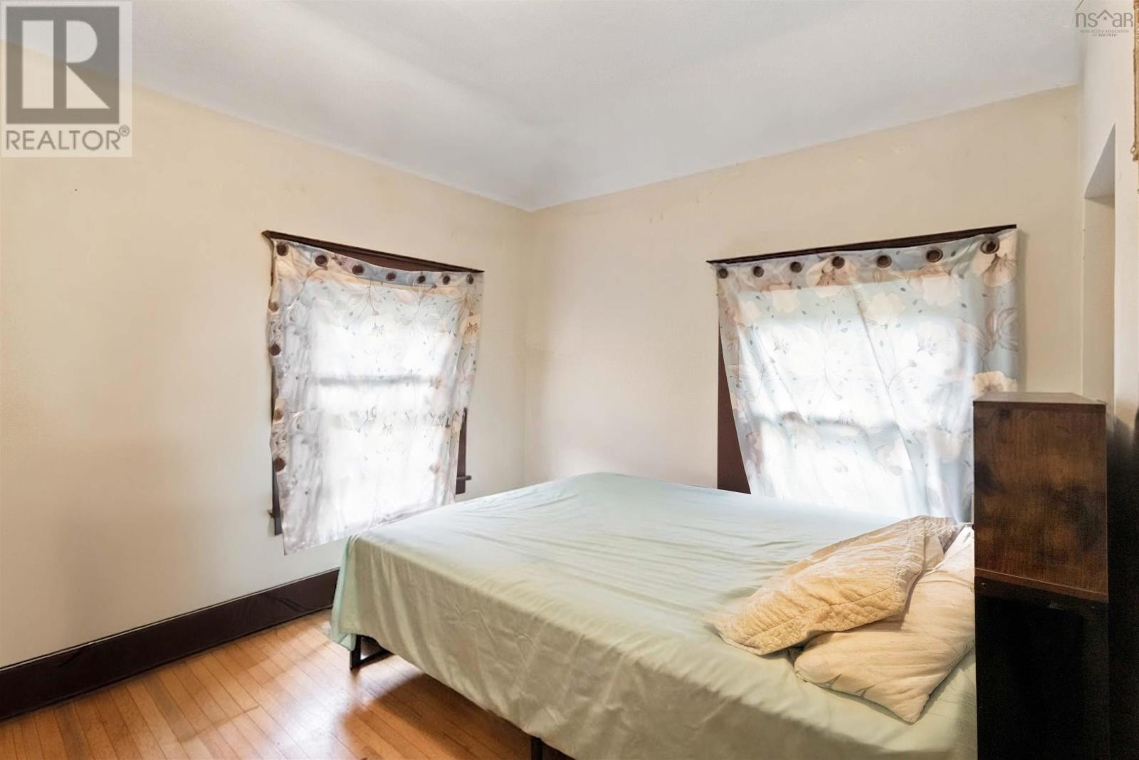 80 Osborne Street Property Photo 35