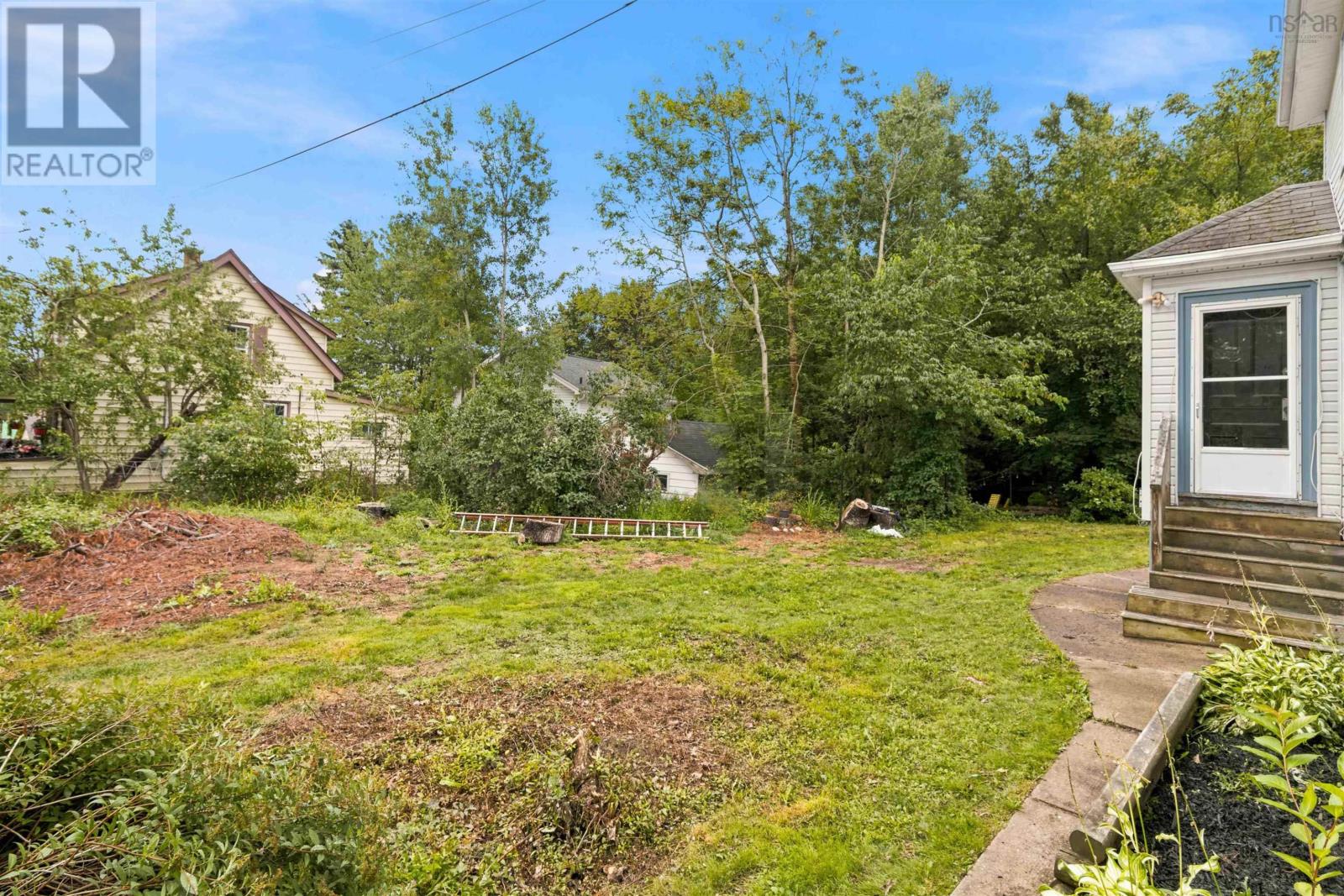 80 Osborne Street Property Photo 40