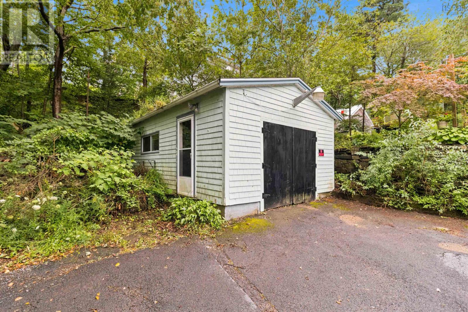 80 Osborne Street Property Photo 41