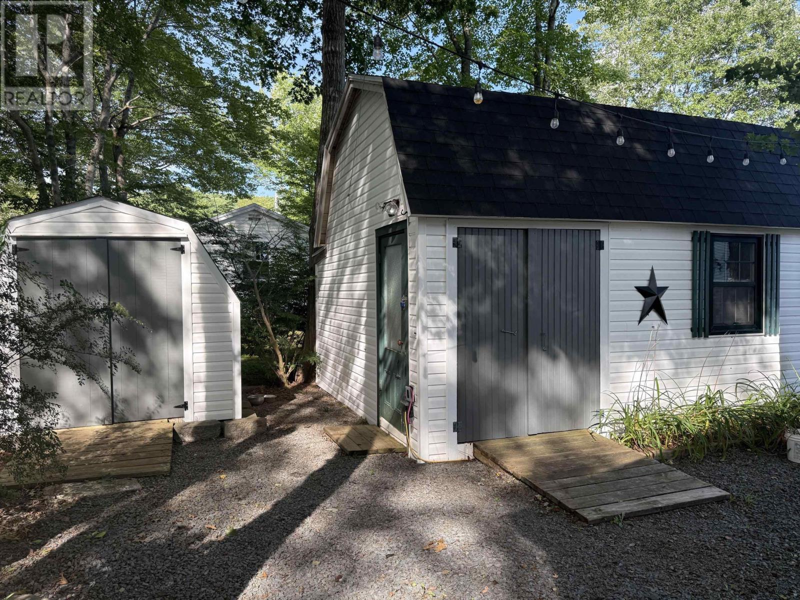 10 Fall Street Property Photo 2