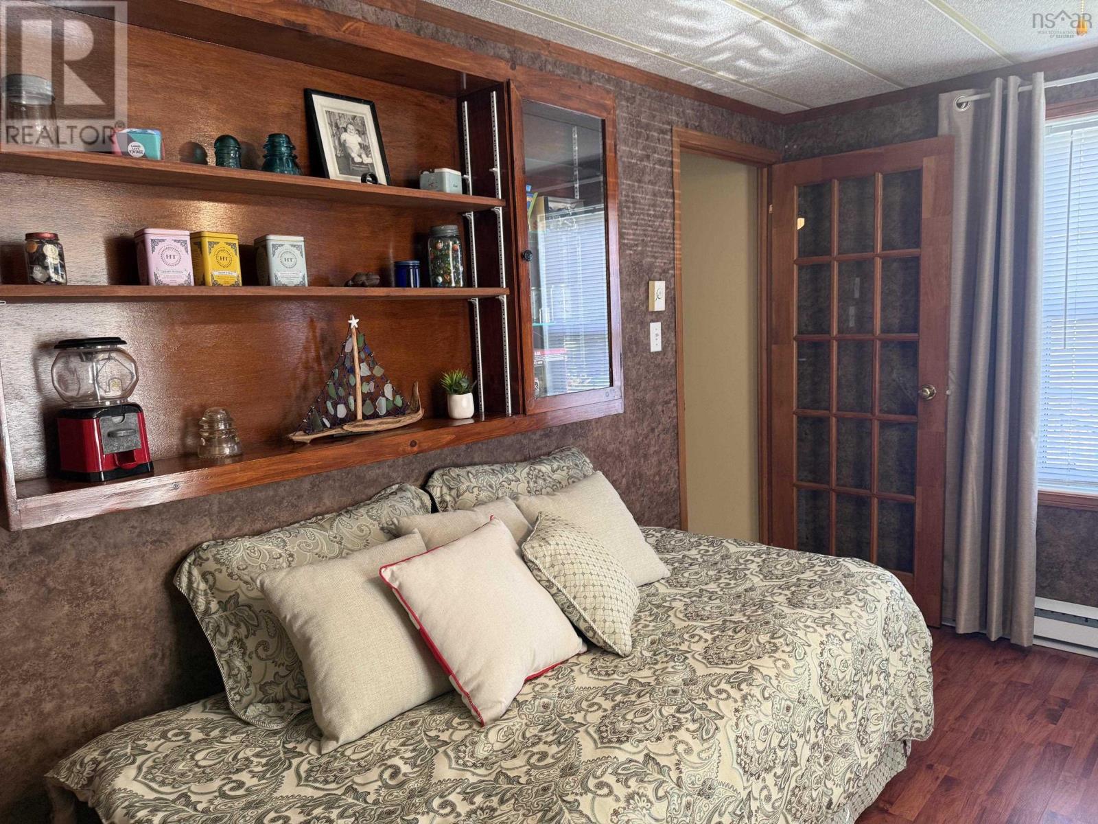 10 Fall Street Property Photo 17