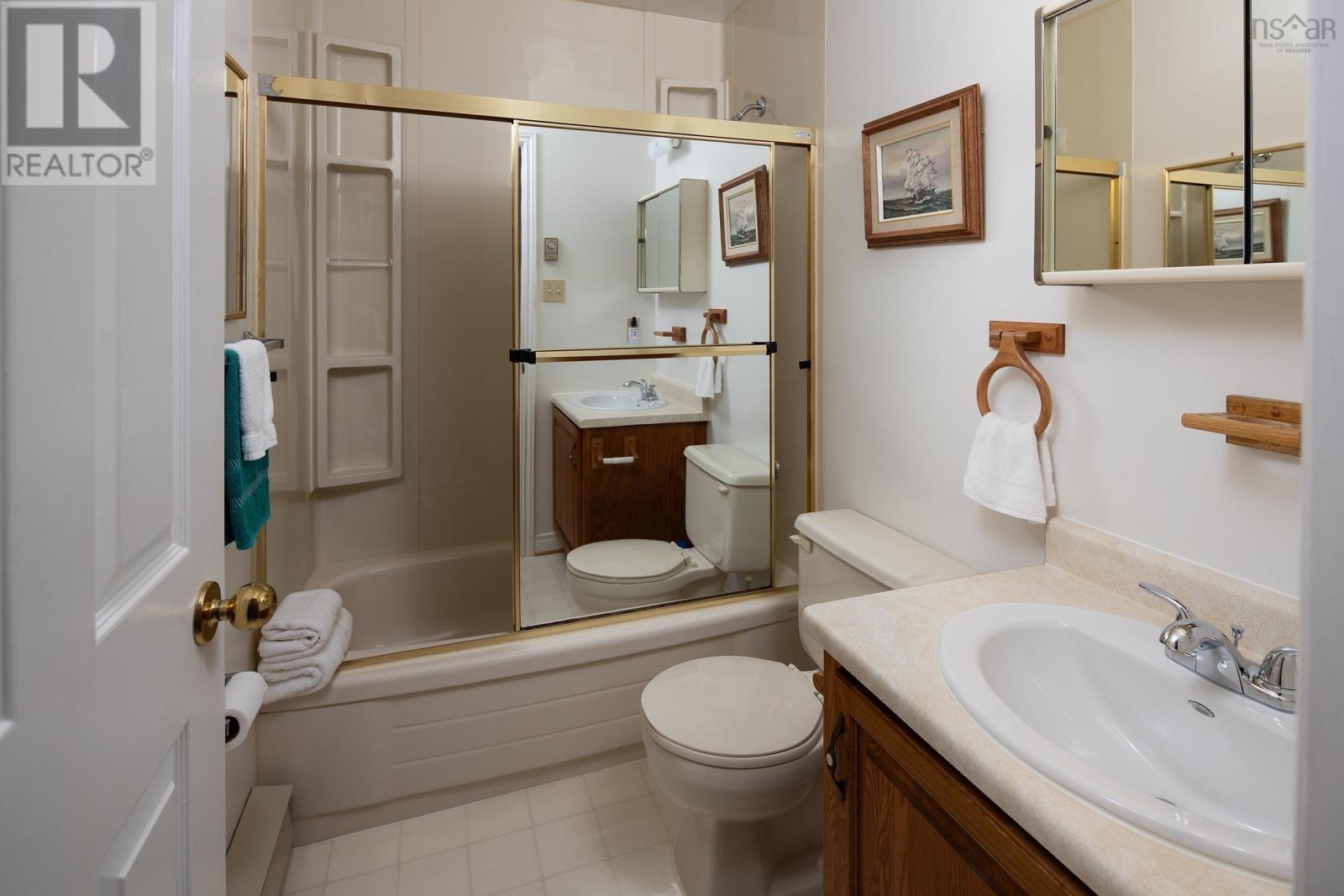 40 Attenborough Court Property Photo 20