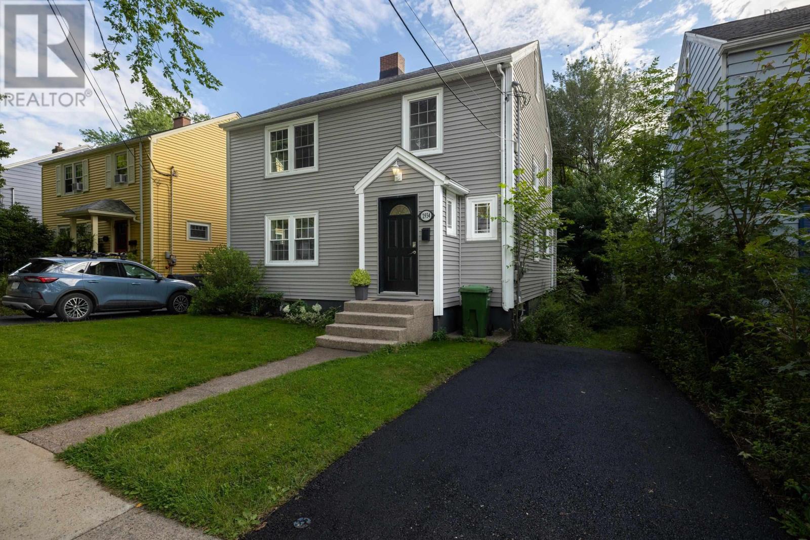 2934 Oxford Street Property Photo 1