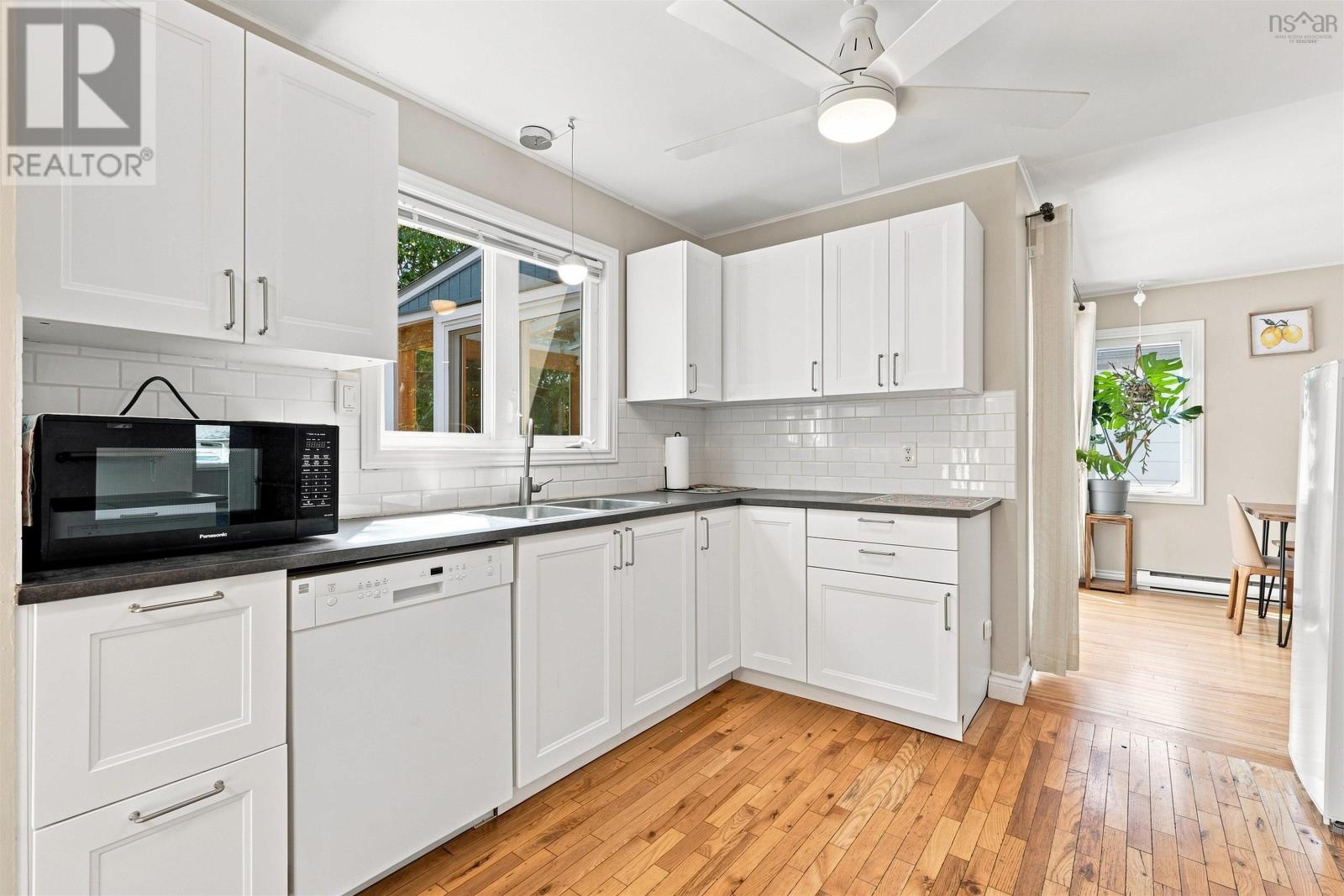 96 Bayview Road Property Photo 12