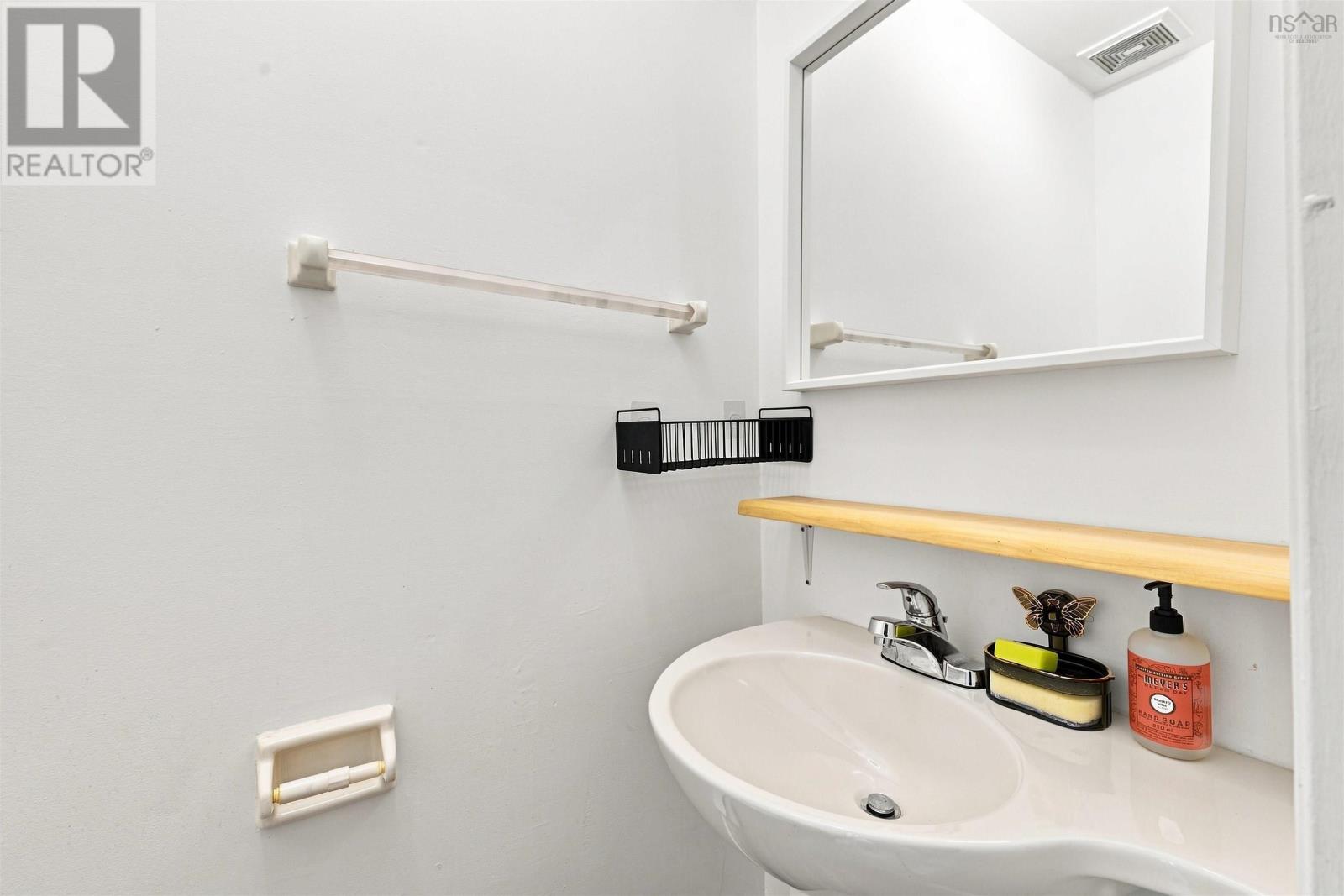 96 Bayview Road Property Photo 17
