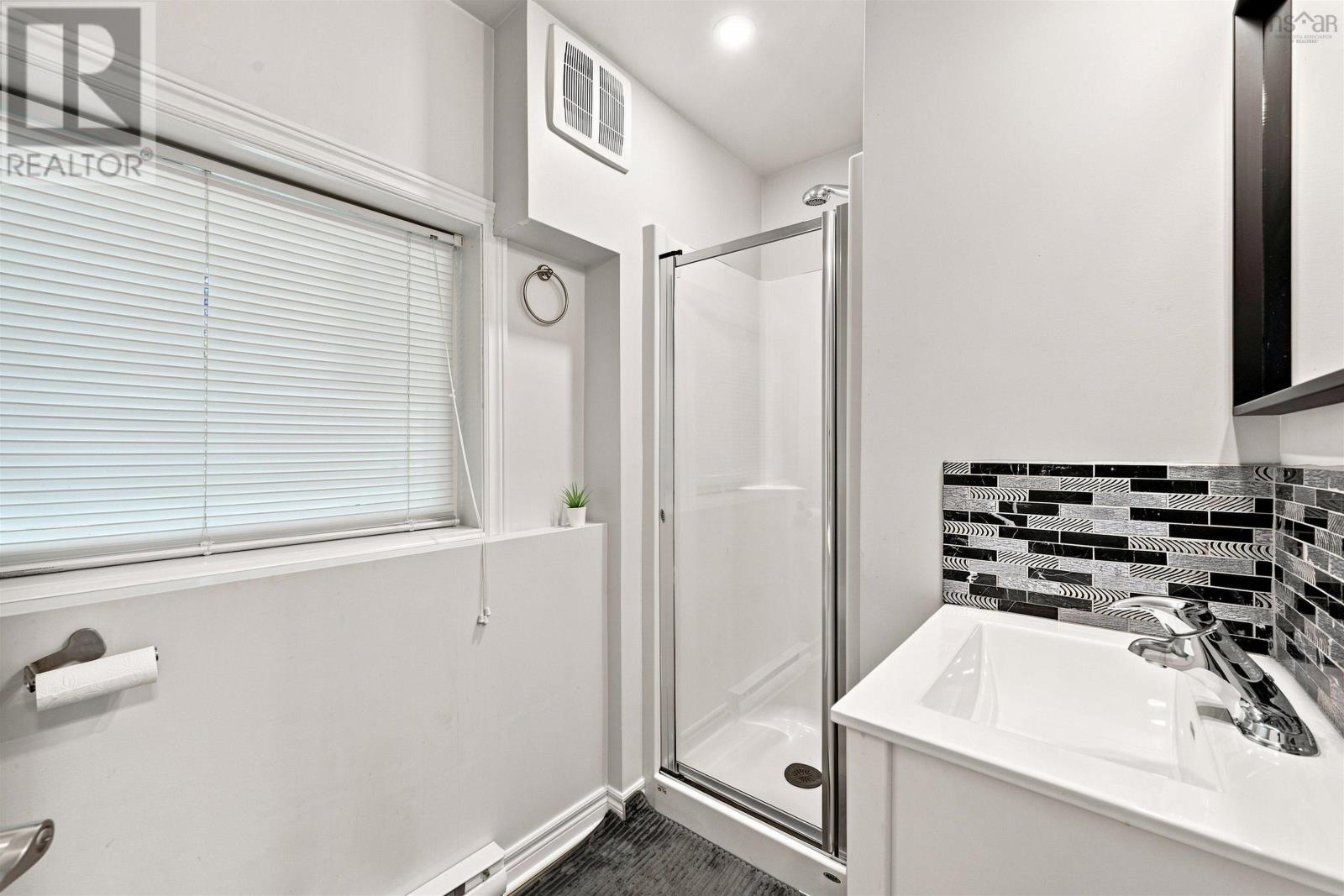 96 Bayview Road Property Photo 36