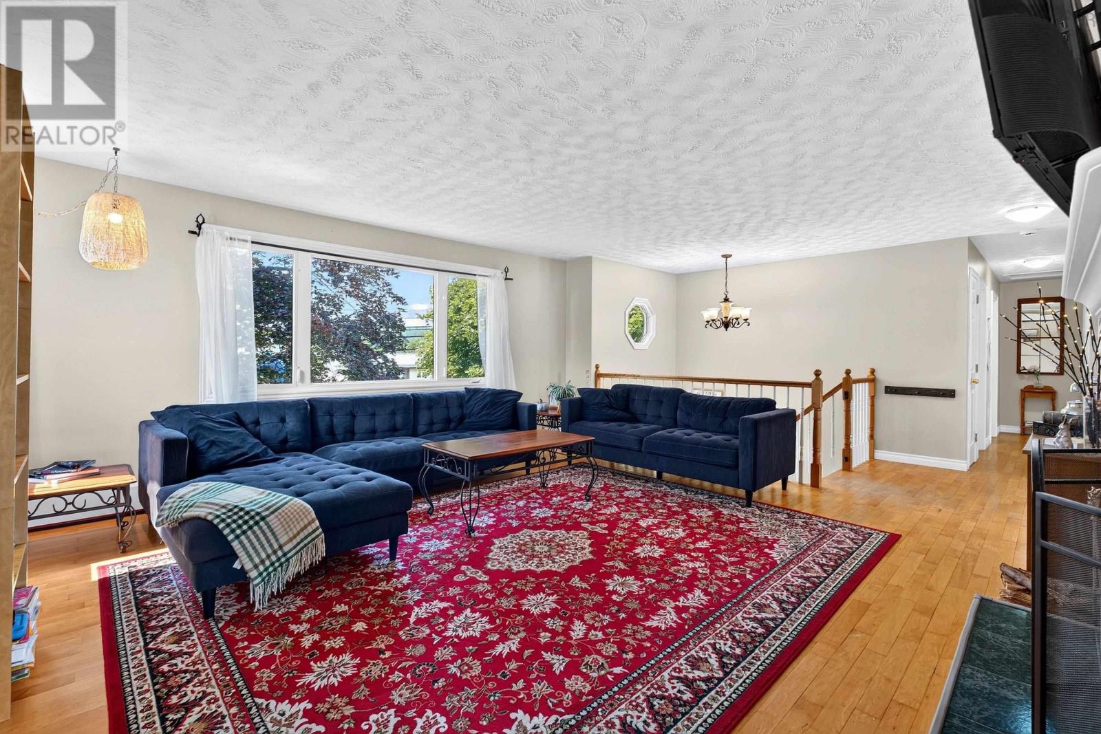 63 Oakmount Drive Property Photo 5