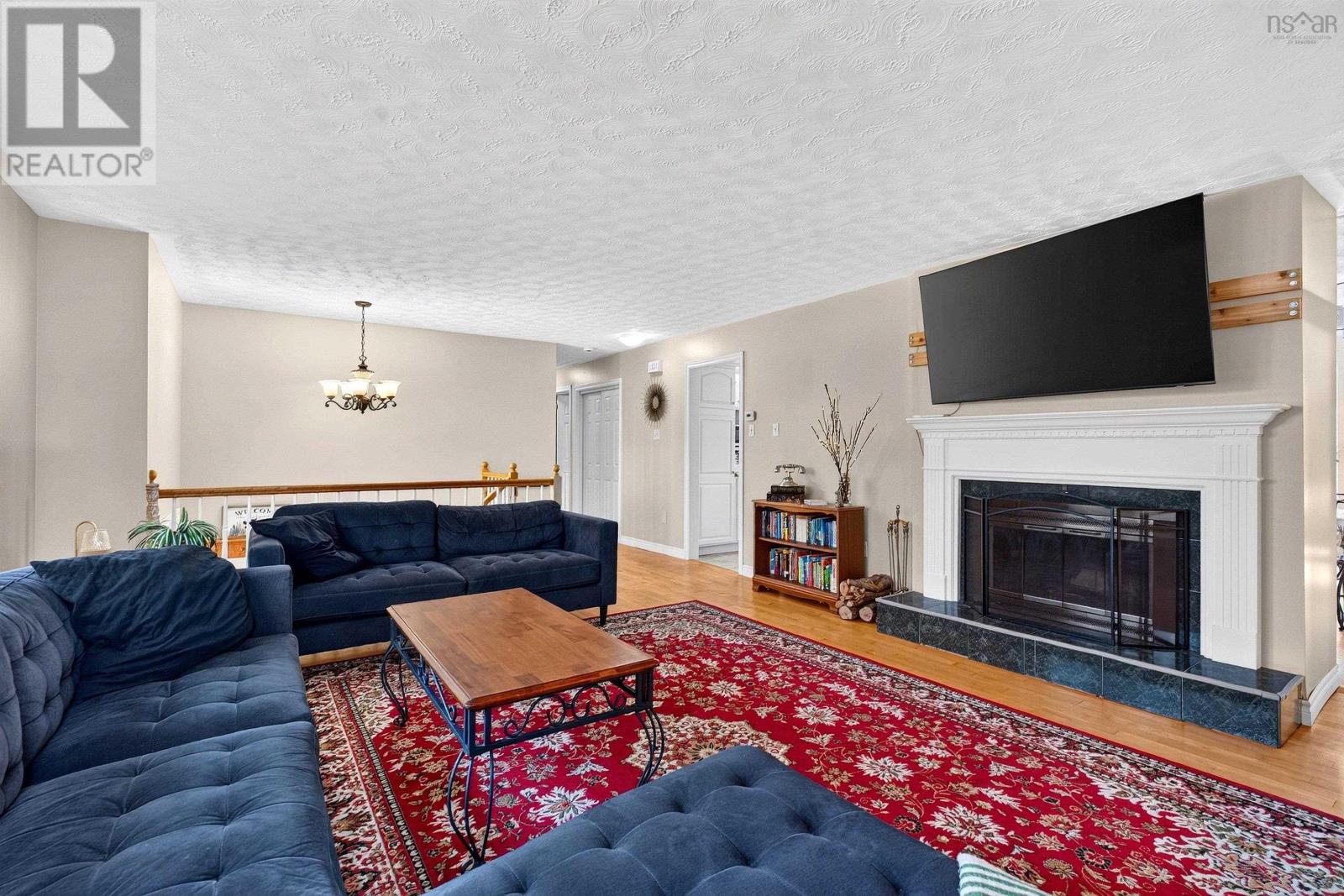 63 Oakmount Drive Property Photo 6
