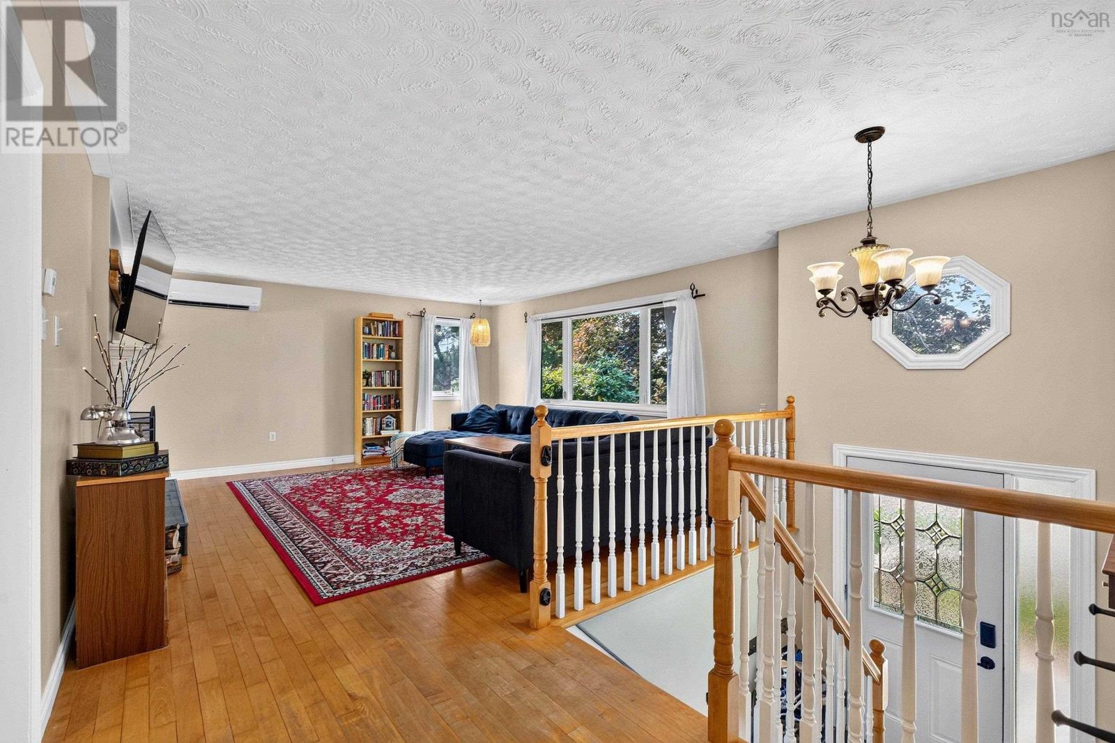 63 Oakmount Drive Property Photo 9