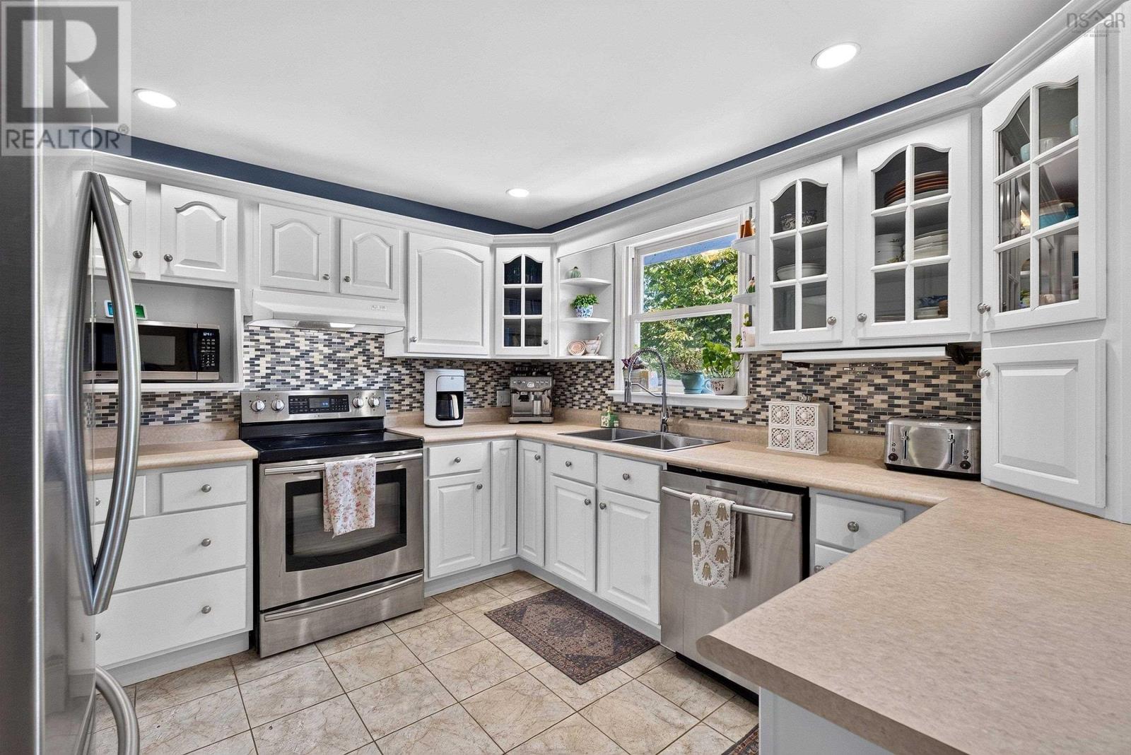 63 Oakmount Drive Property Photo 11