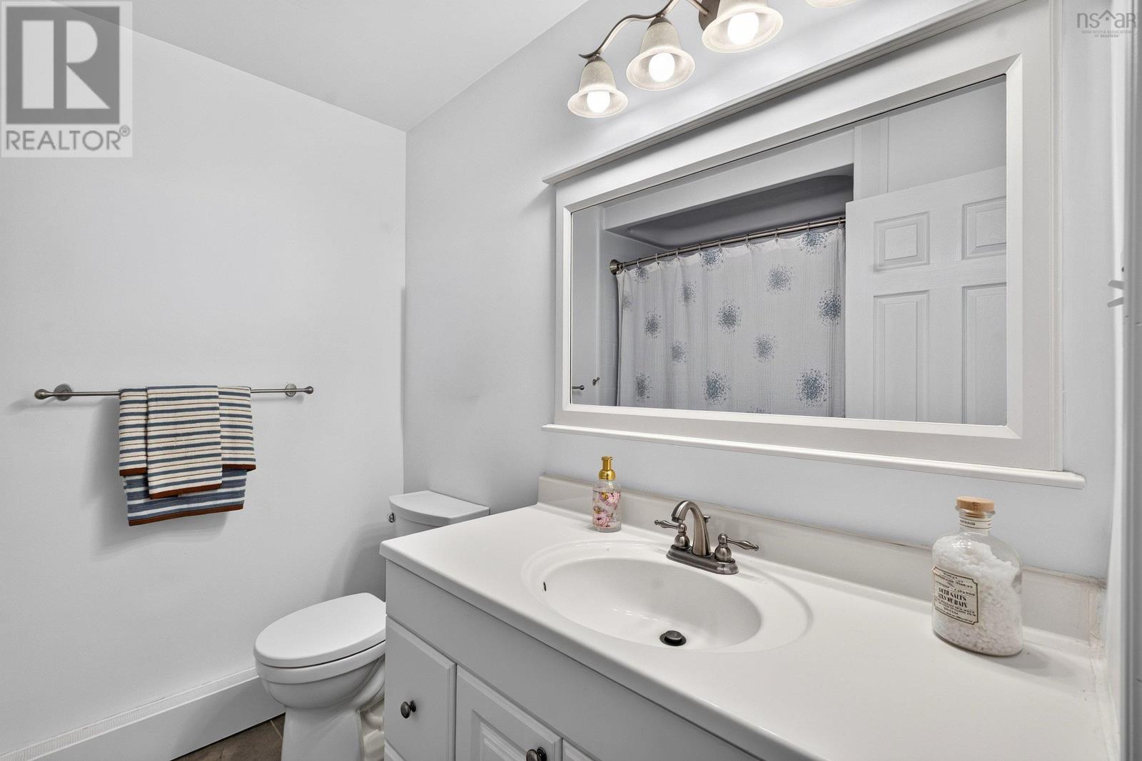 63 Oakmount Drive Property Photo 25