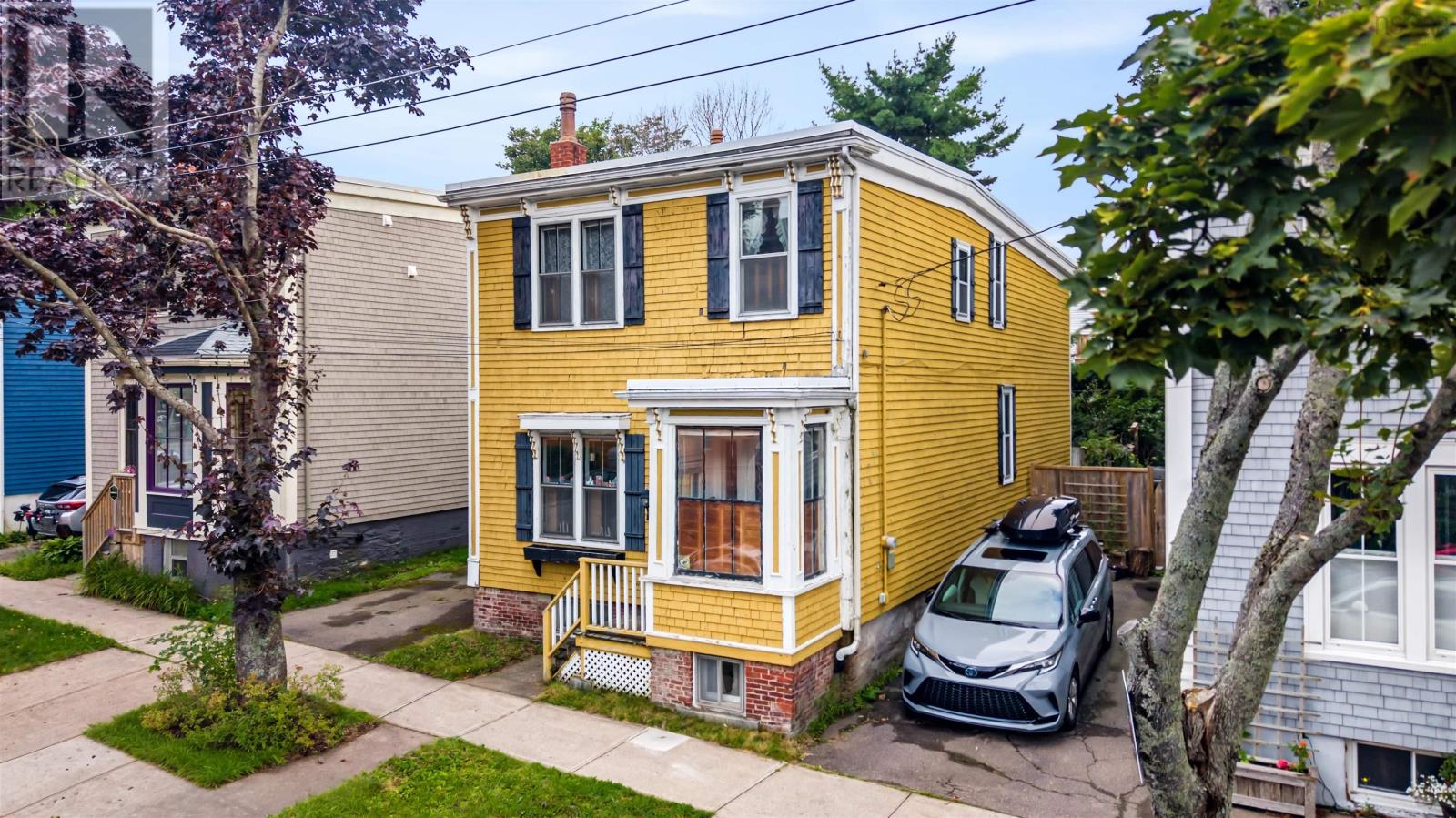 6079 Compton Avenue Property Photo 1