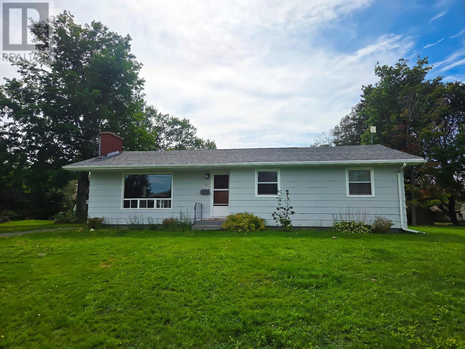 9 Messer Avenue Property Photo 1
