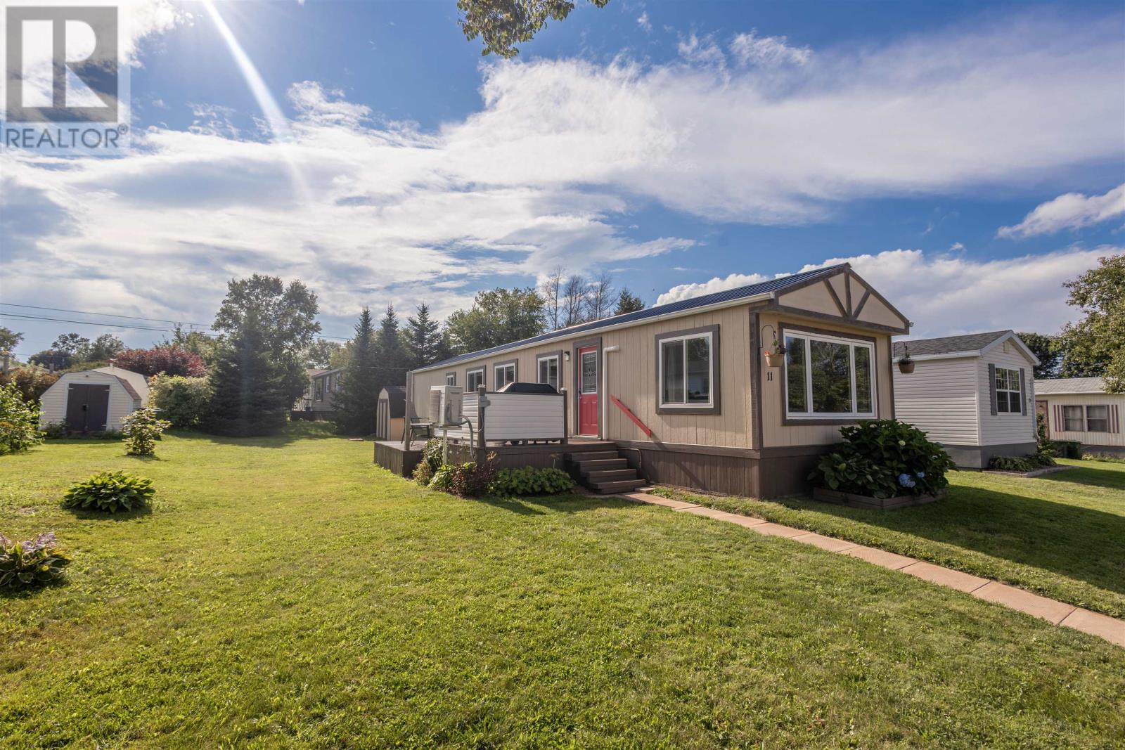 11 CARTIER Avenue Property Photo 1