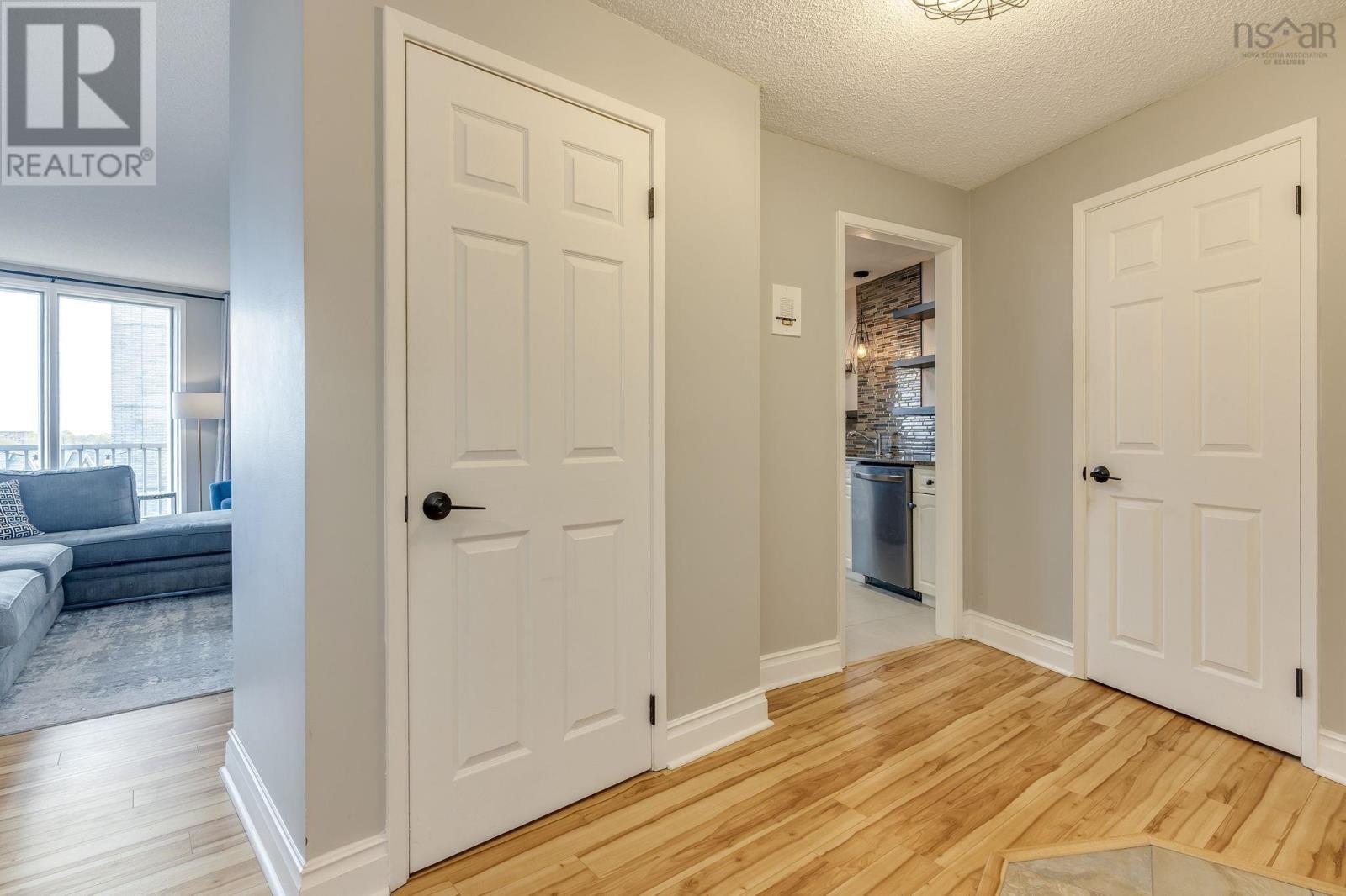 503 1074 Wellington Street Property Photo 12